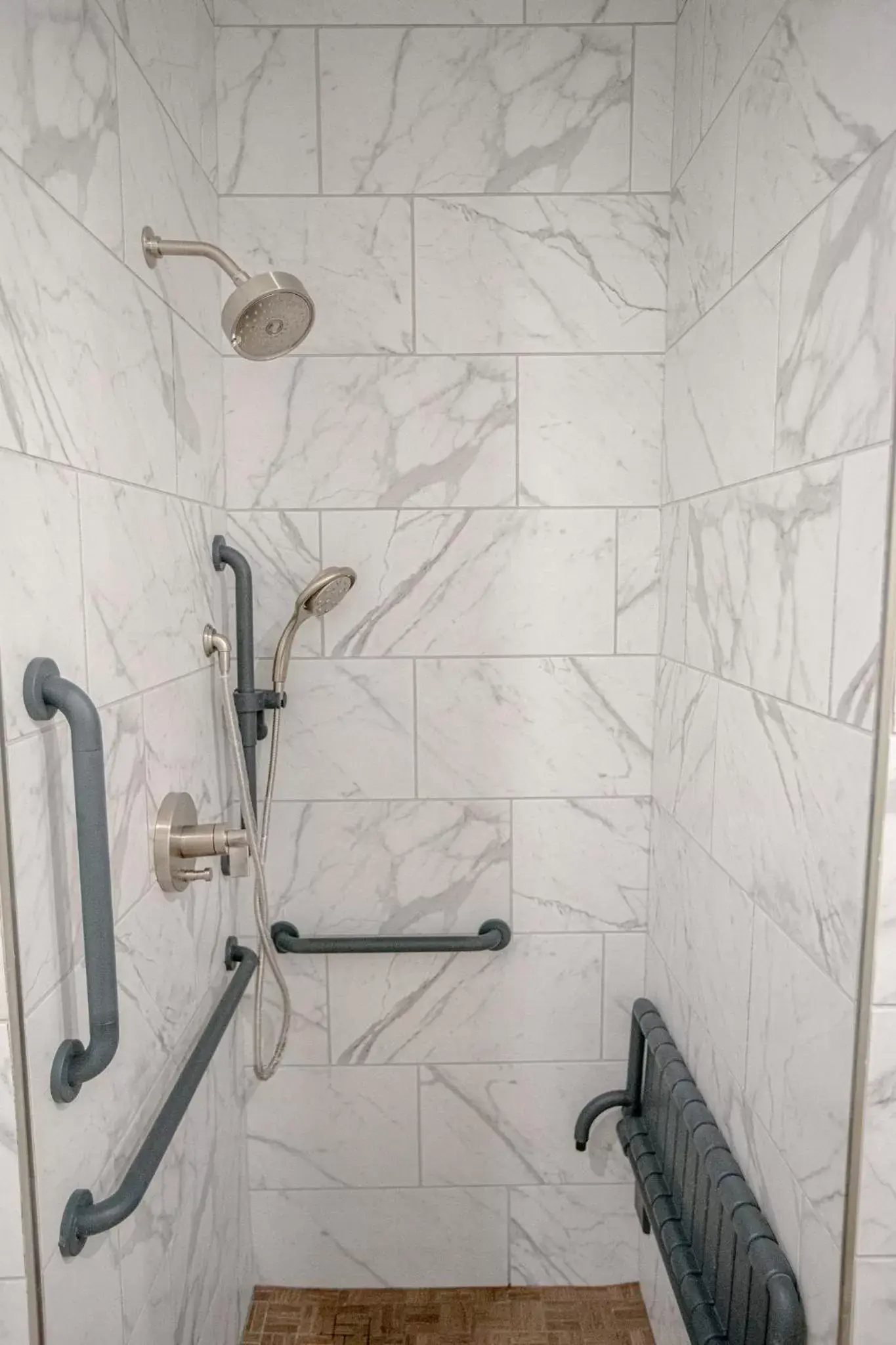 King Suite in The Schoolhouse Hotel King Suite in The Schoolhouse Hotel