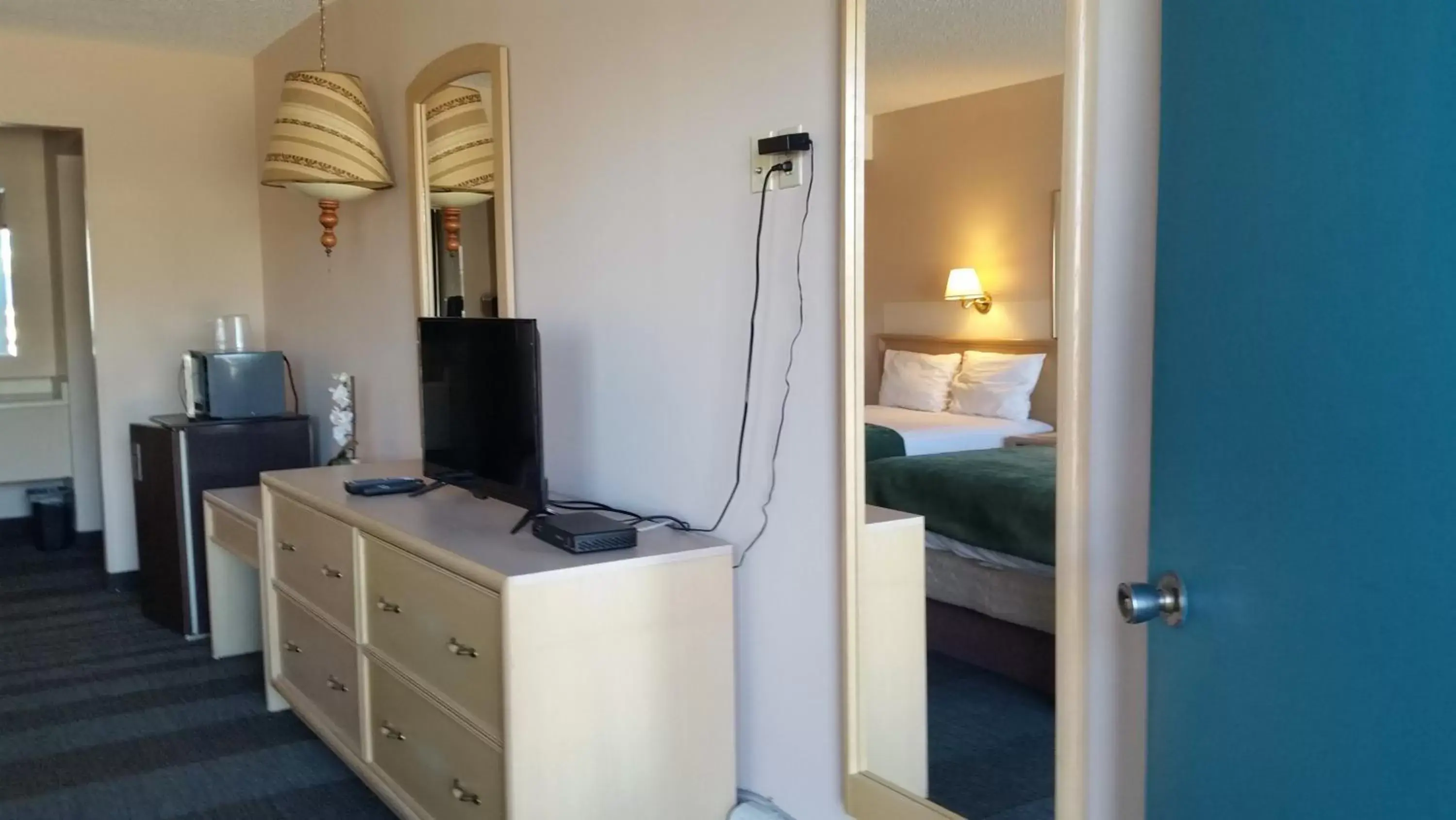 Classic Quadruple Room - single occupancy in RANCHLAND Inn Classic Quadruple Room - single occupancy in RANCHLAND Inn