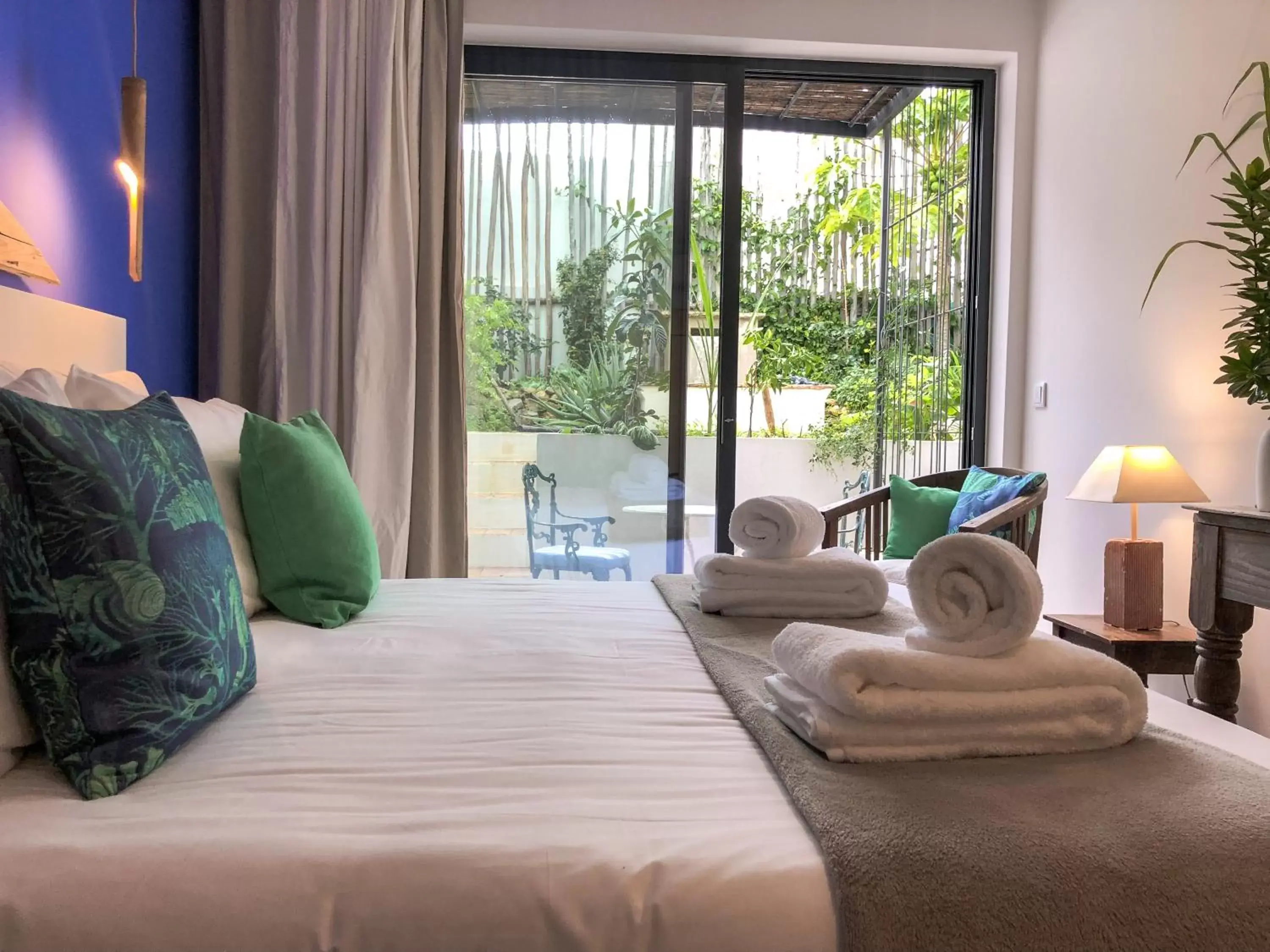 Double or Twin Room with Garden View in Altanure - Almatere Food Forest Boutique Hotel Double or Twin Room with Garden View in Altanure - Almatere Food Forest Boutique Hotel