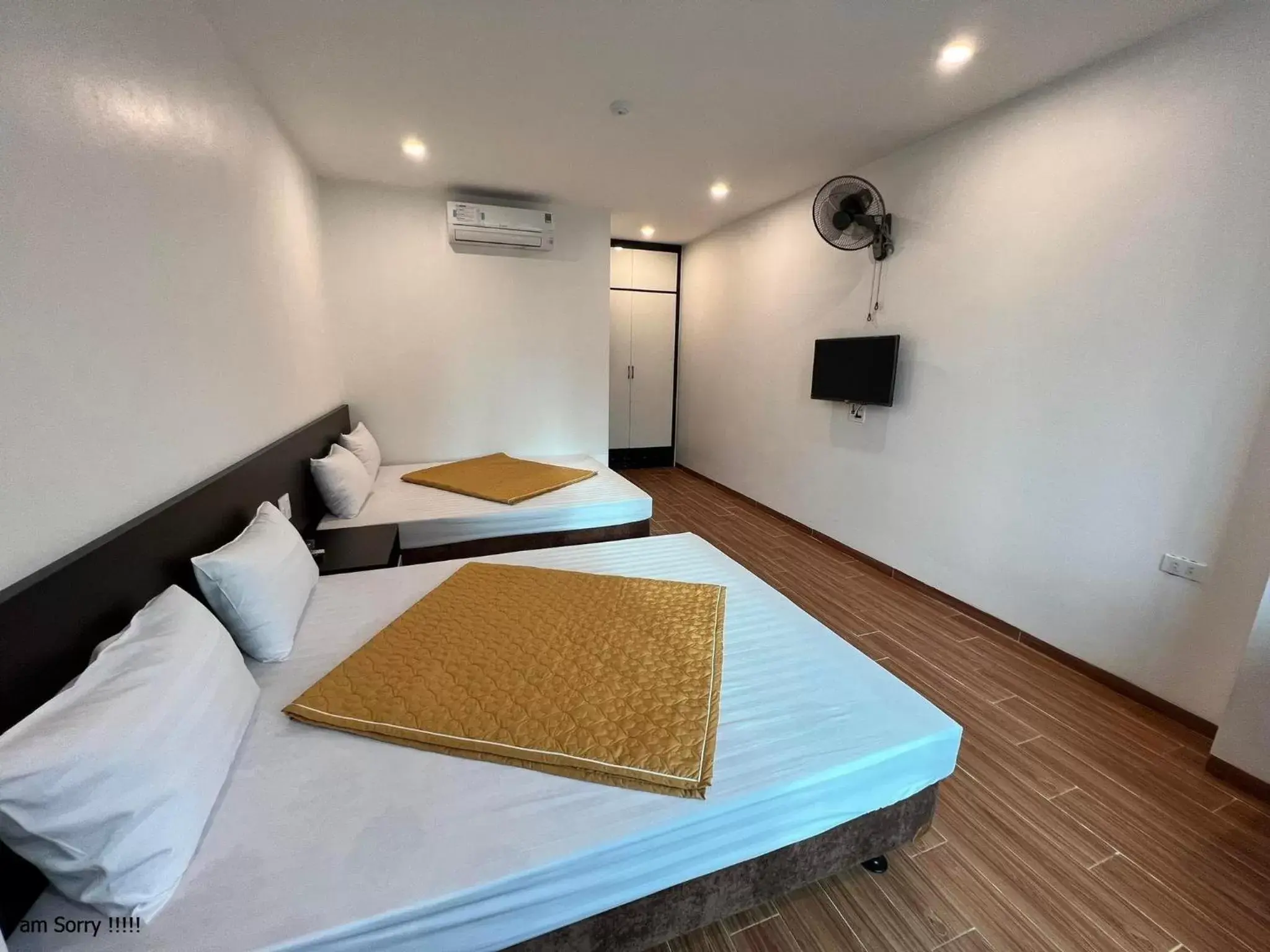 Double Room with Two Double Beds in Phú Quý Hotel Double Room with Two Double Beds in Phú Quý Hotel