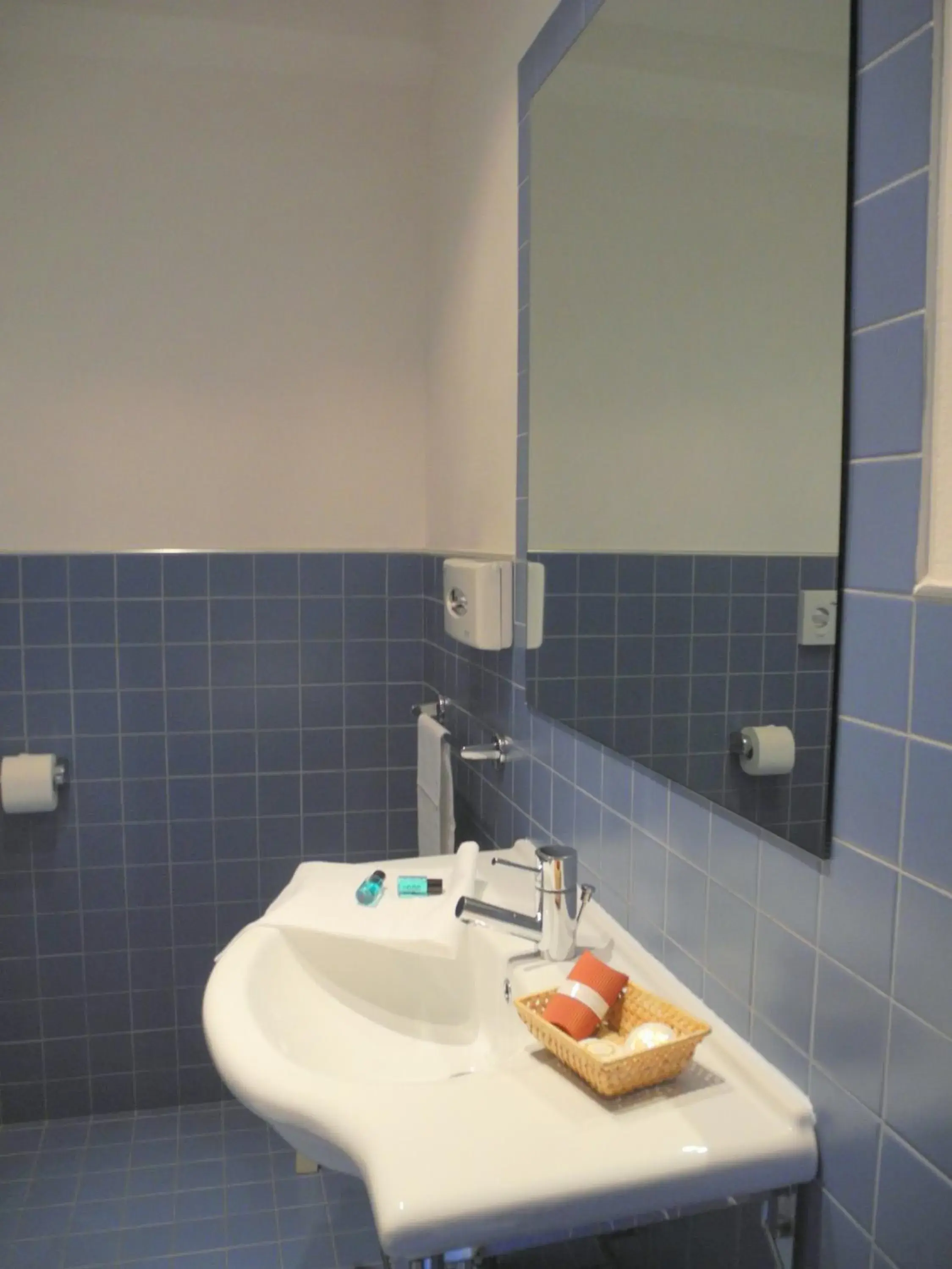 Standard Triple Room in Hotel Le Renaie Standard Triple Room in Hotel Le Renaie