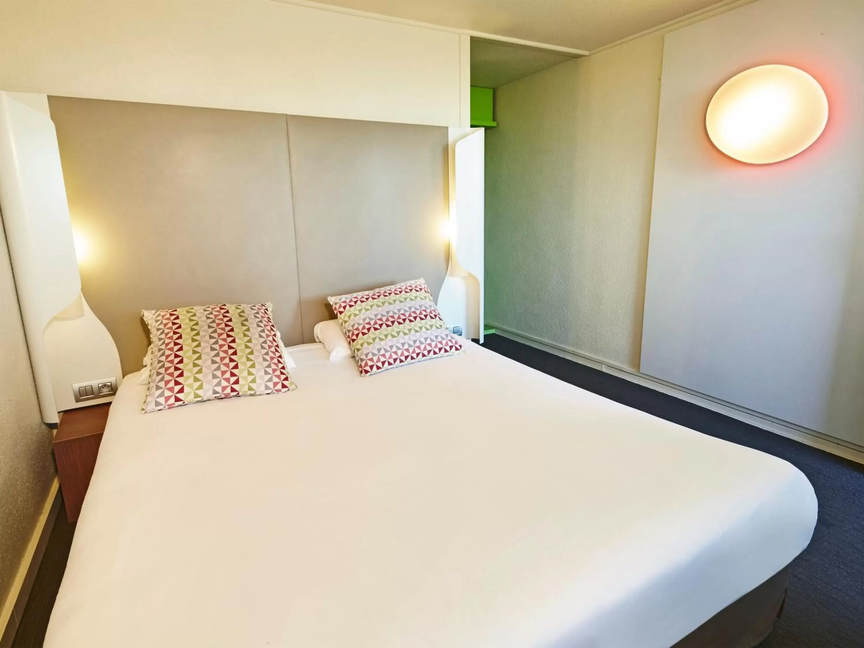 Double Room in Kyriad - Ecouen la Croix Verte Double Room in Kyriad - Ecouen la Croix Verte