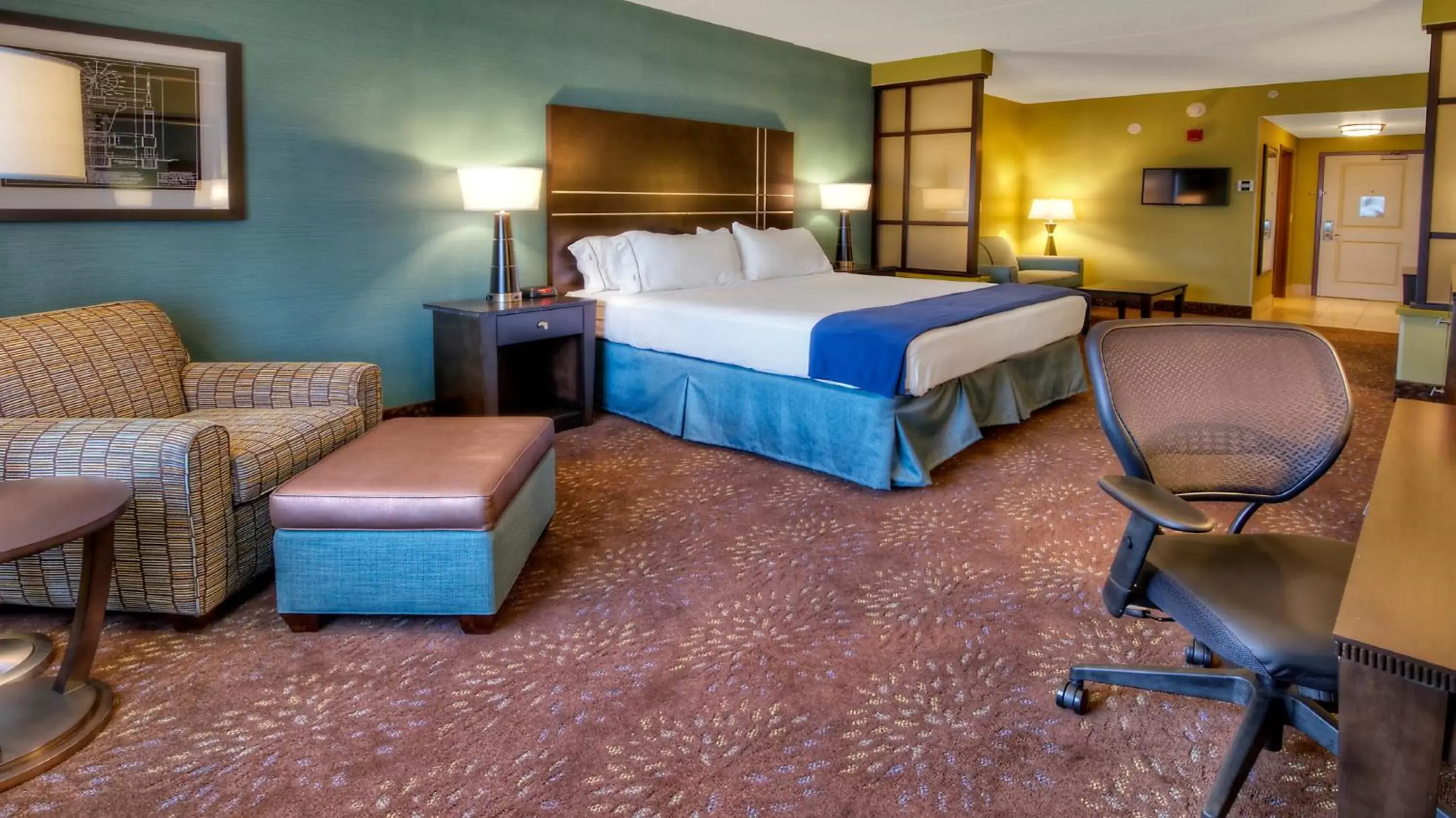 Deluxe Queen Suite - Disability Access Hearing Accessible in Holiday Inn Express & Suites Pittsburgh SW/Southpointe, an IHG Hotel Deluxe Queen Suite - Disability Access Hearing Accessible in Holiday Inn Express & Suites Pittsburgh SW/Southpointe, an IHG Hotel