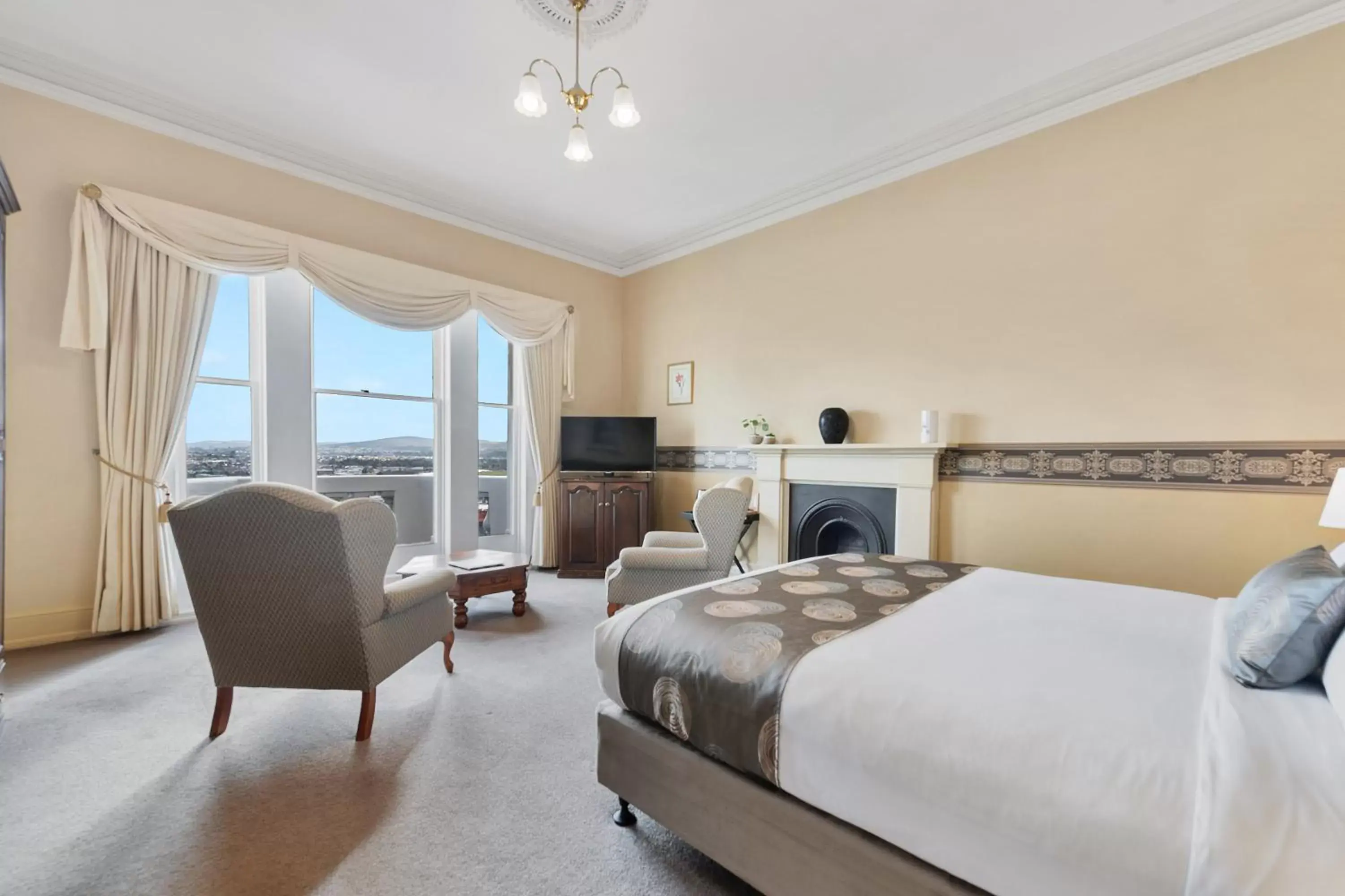 King Suite with Bath in Waratah On York King Suite with Bath in Waratah On York