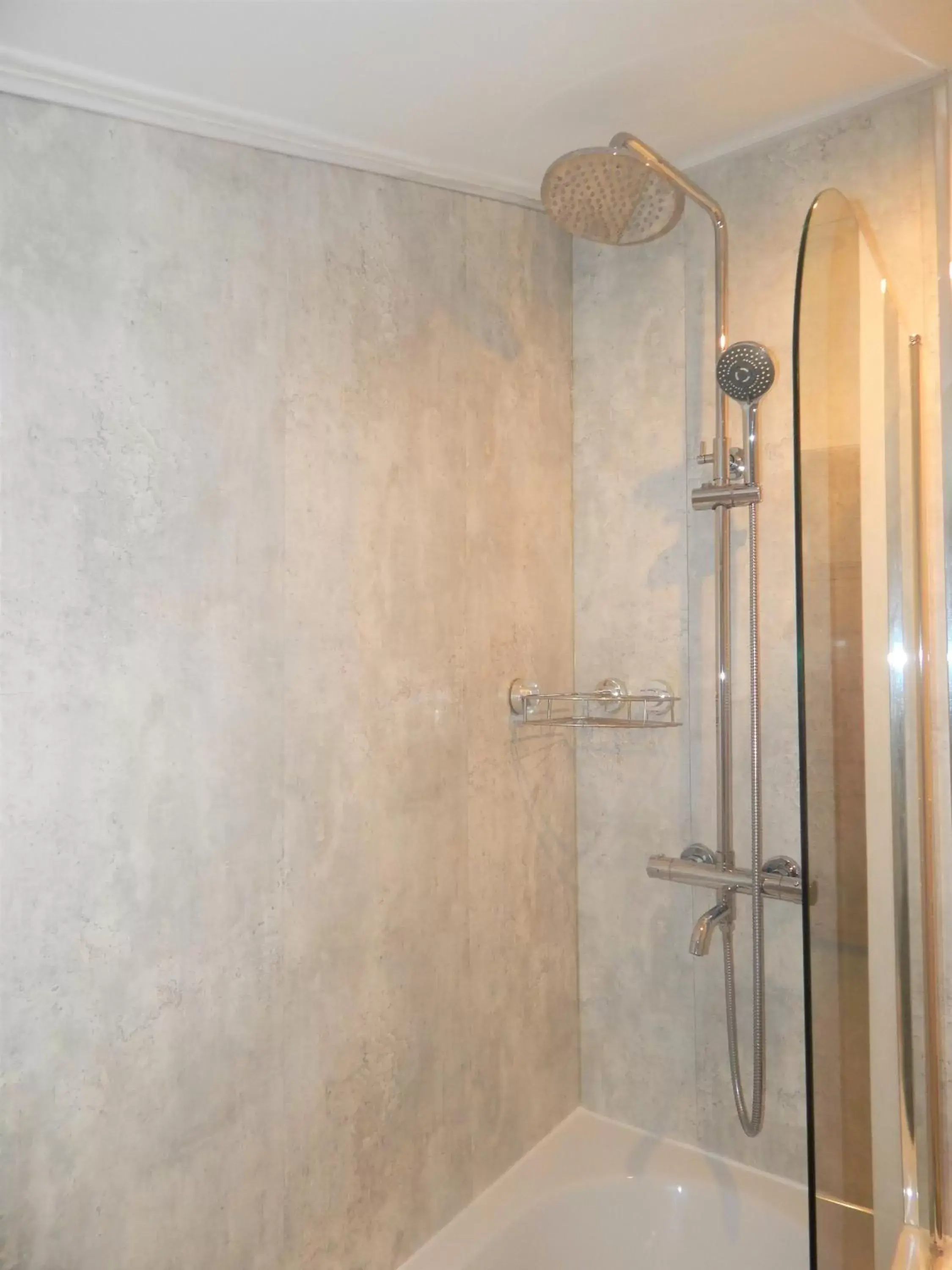 Deluxe King Room in The Saxon Inn Deluxe King Room in The Saxon Inn