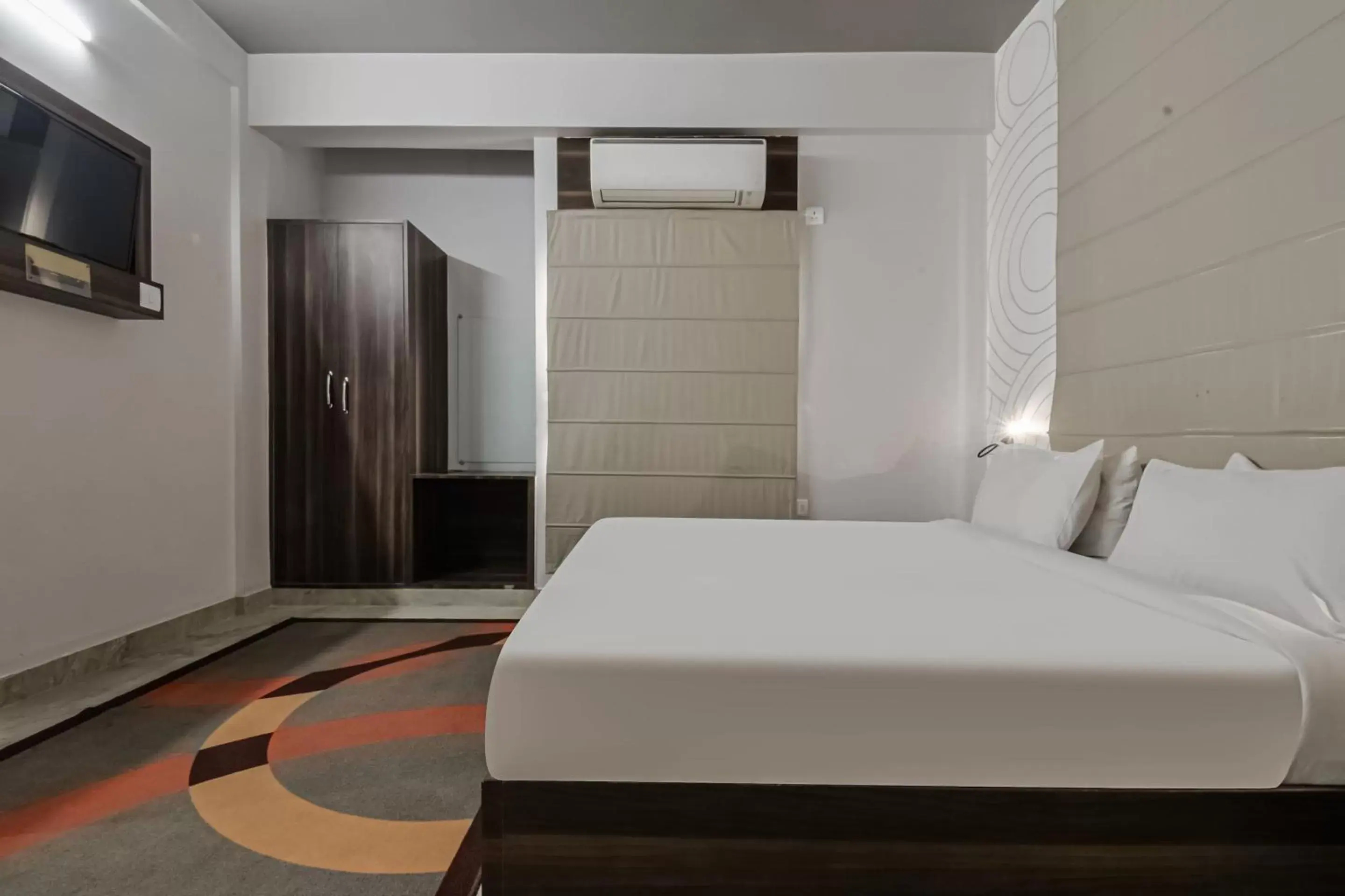 Standard Double Room - single occupancy in Super Townhouse Vidya Vihar Standard Double Room - single occupancy in Super Townhouse Vidya Vihar