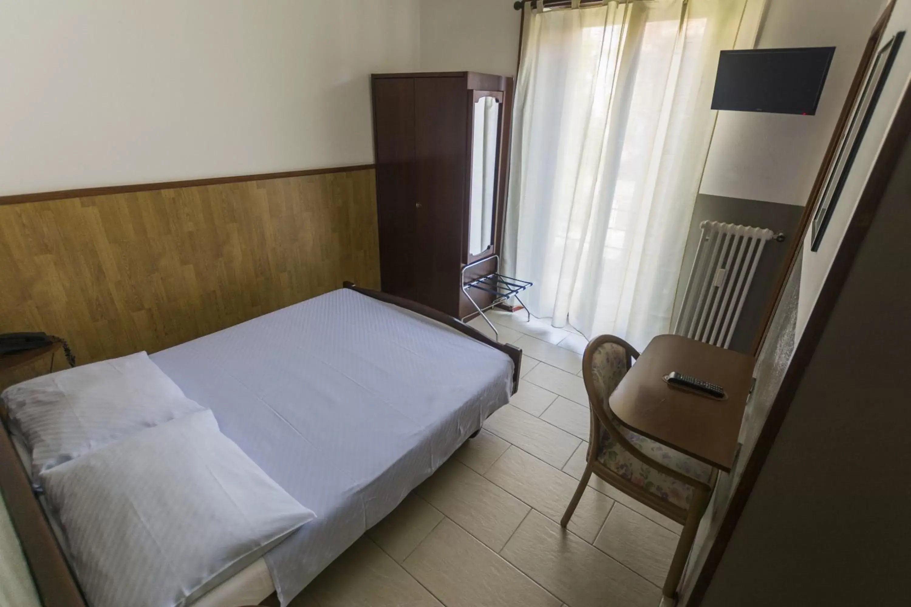 Single Room with Balcony in HB Lugano Center Single Room with Balcony in HB Lugano Center