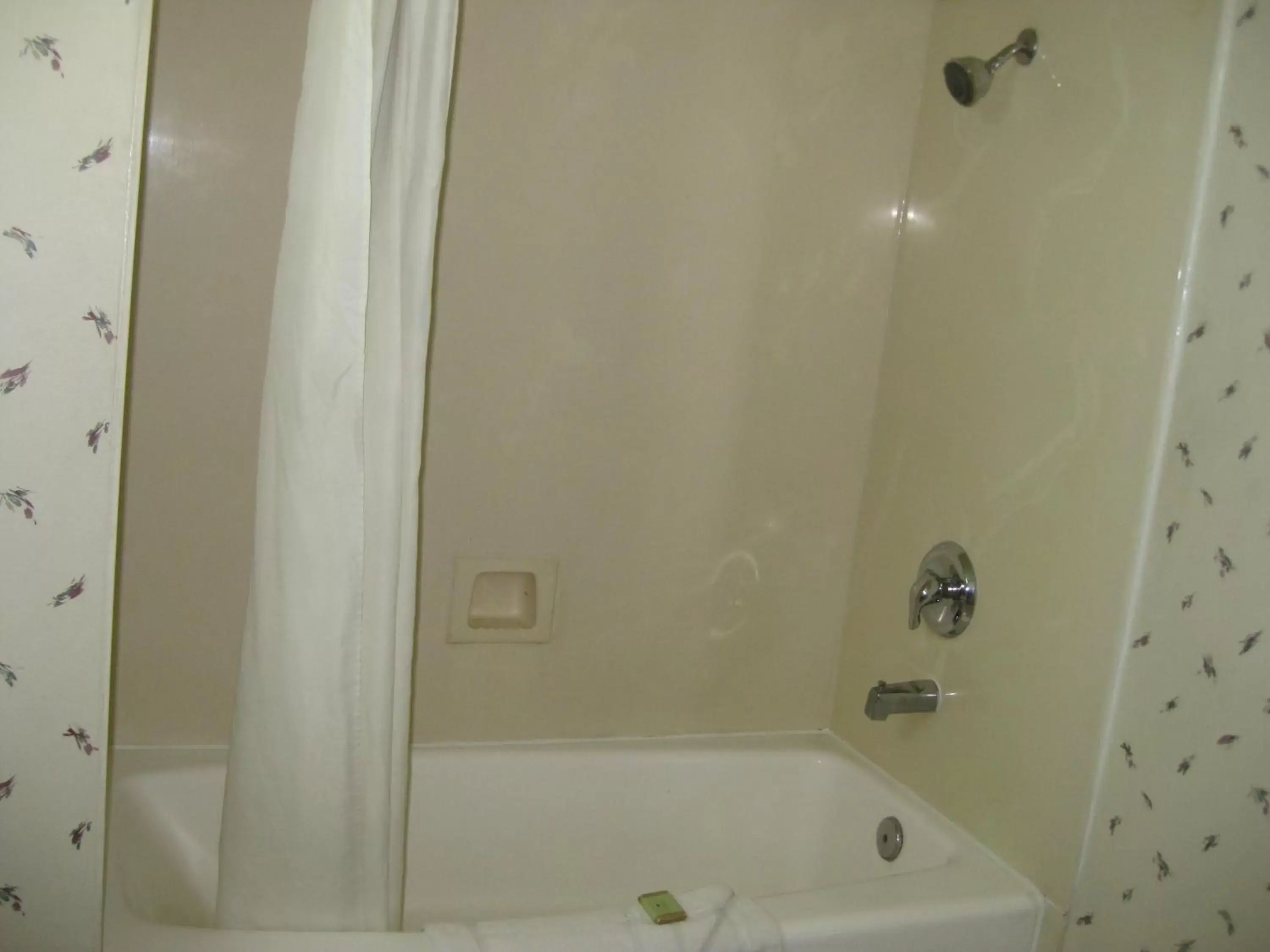 King Room - Non-Smoking in super 8 inglewood King Room - Non-Smoking in super 8 inglewood