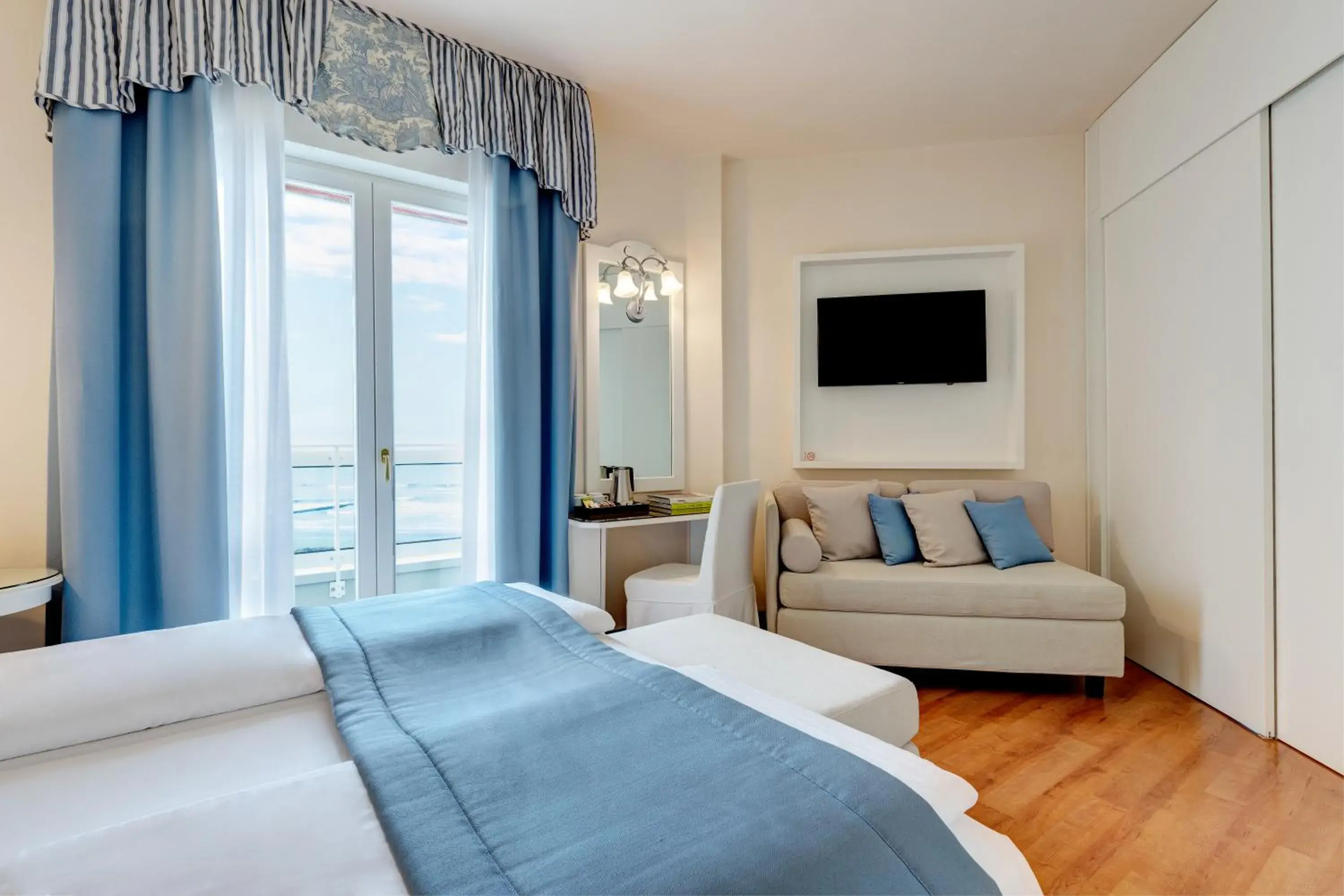 Double Room with Full Sea View in Hotel Cavalieri Palace & Suites Double Room with Full Sea View in Hotel Cavalieri Palace & Suites