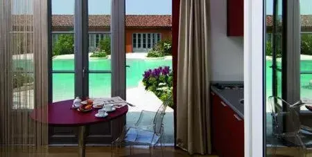 Junior Suite in Joia Hotel & Luxury Apartments RTA Junior Suite in Joia Hotel & Luxury Apartments RTA