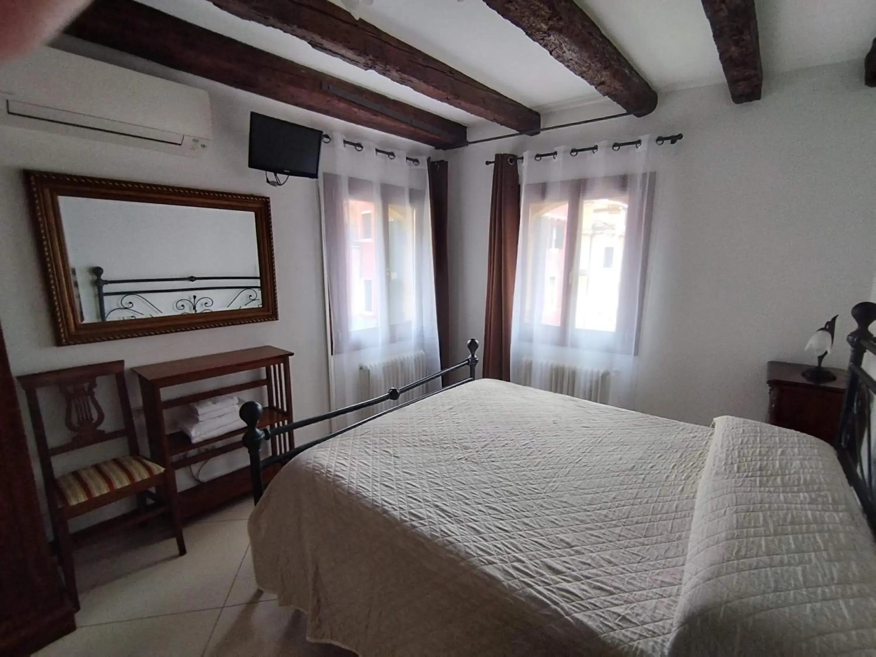 Two-Bedroom Apartment in Sweet Venice - rooms & apartments Two-Bedroom Apartment in Sweet Venice - rooms & apartments