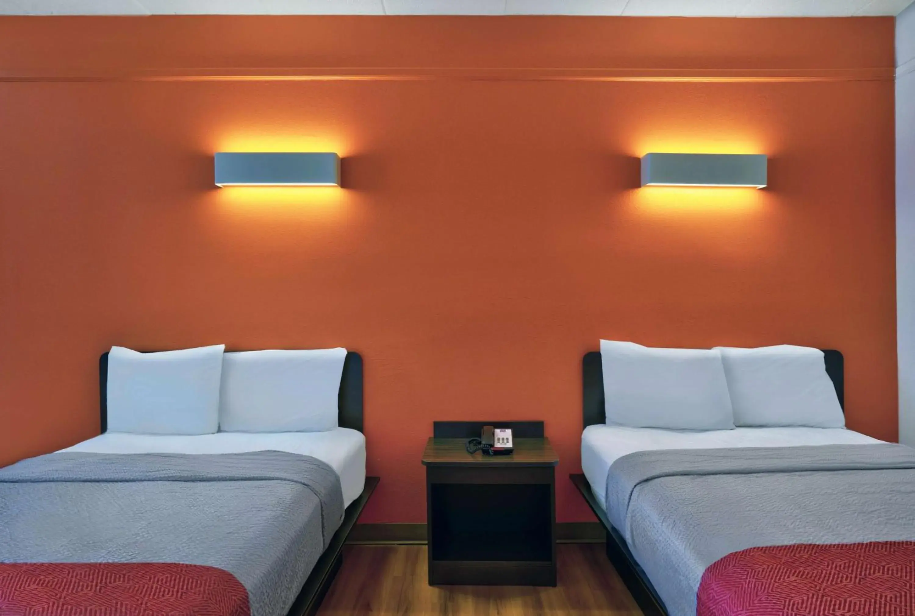 Quadruple Room - single occupancy - Smoking in Motel 6-Seaford, DE Quadruple Room - single occupancy - Smoking in Motel 6-Seaford, DE