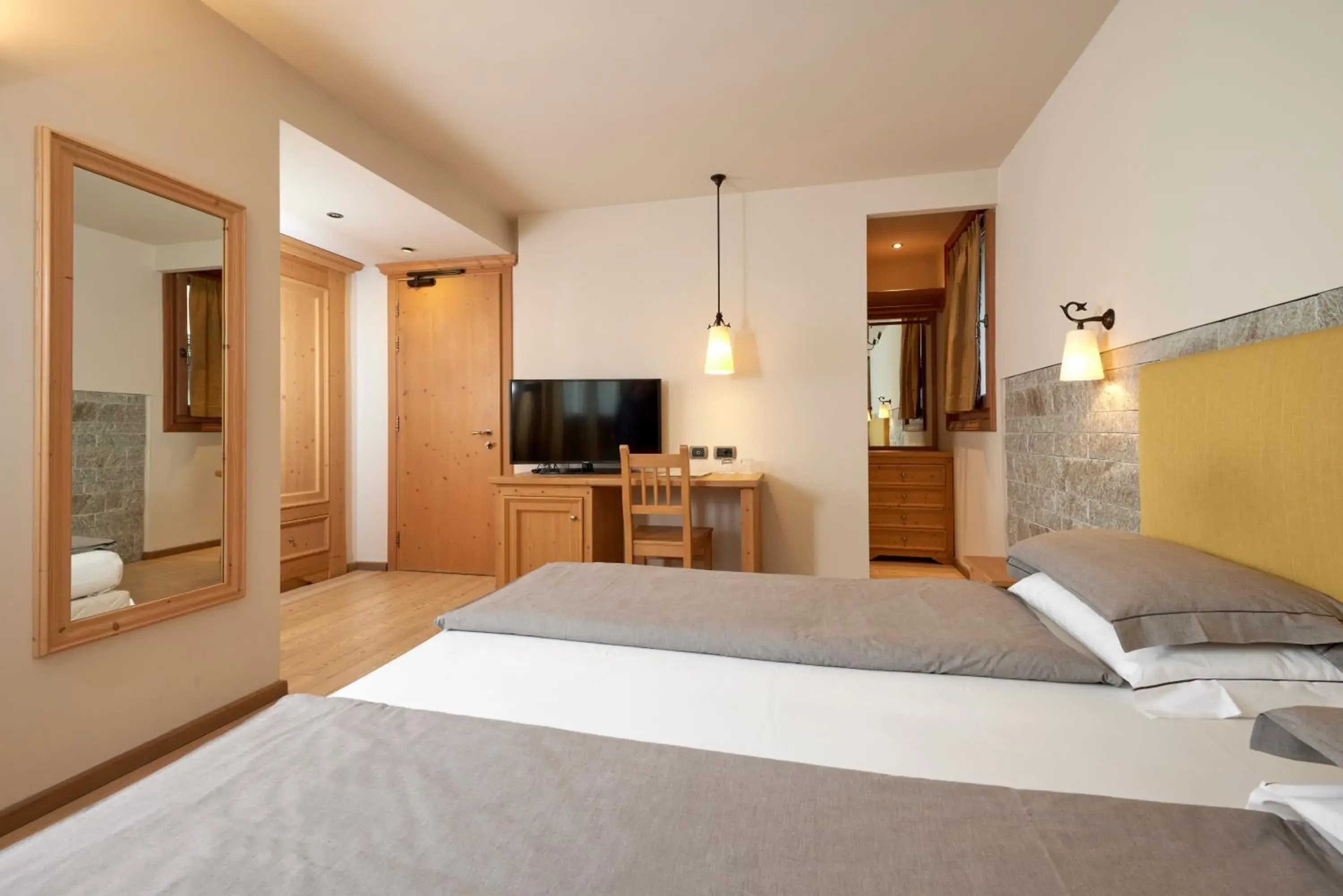 Standard Double or Twin Room in Rezia Hotel Bormio Standard Double or Twin Room in Rezia Hotel Bormio