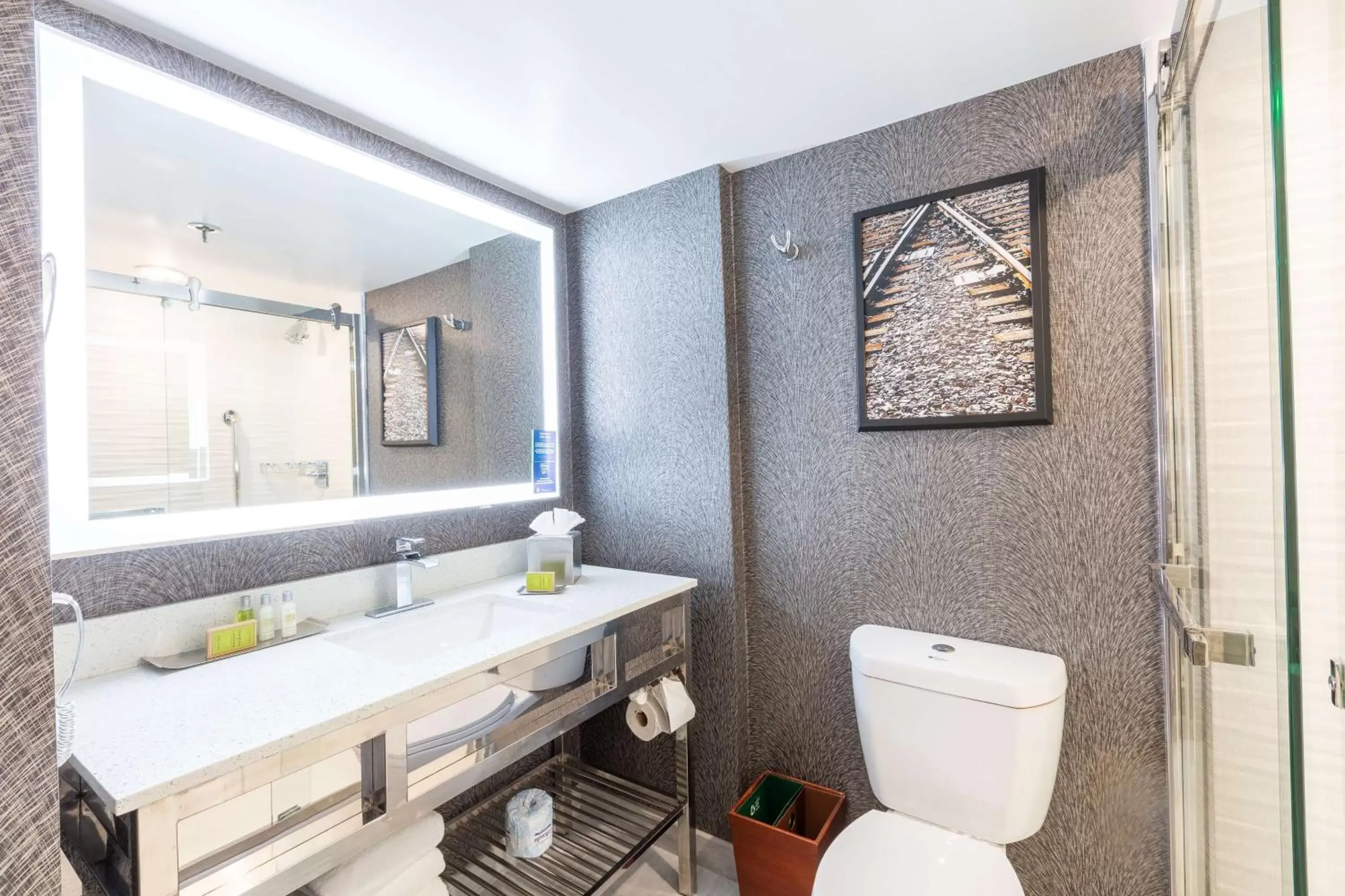 Queen Room with Two Queen Beds - High Floor in DoubleTree by Hilton Dallas/Richardson Queen Room with Two Queen Beds - High Floor in DoubleTree by Hilton Dallas/Richardson