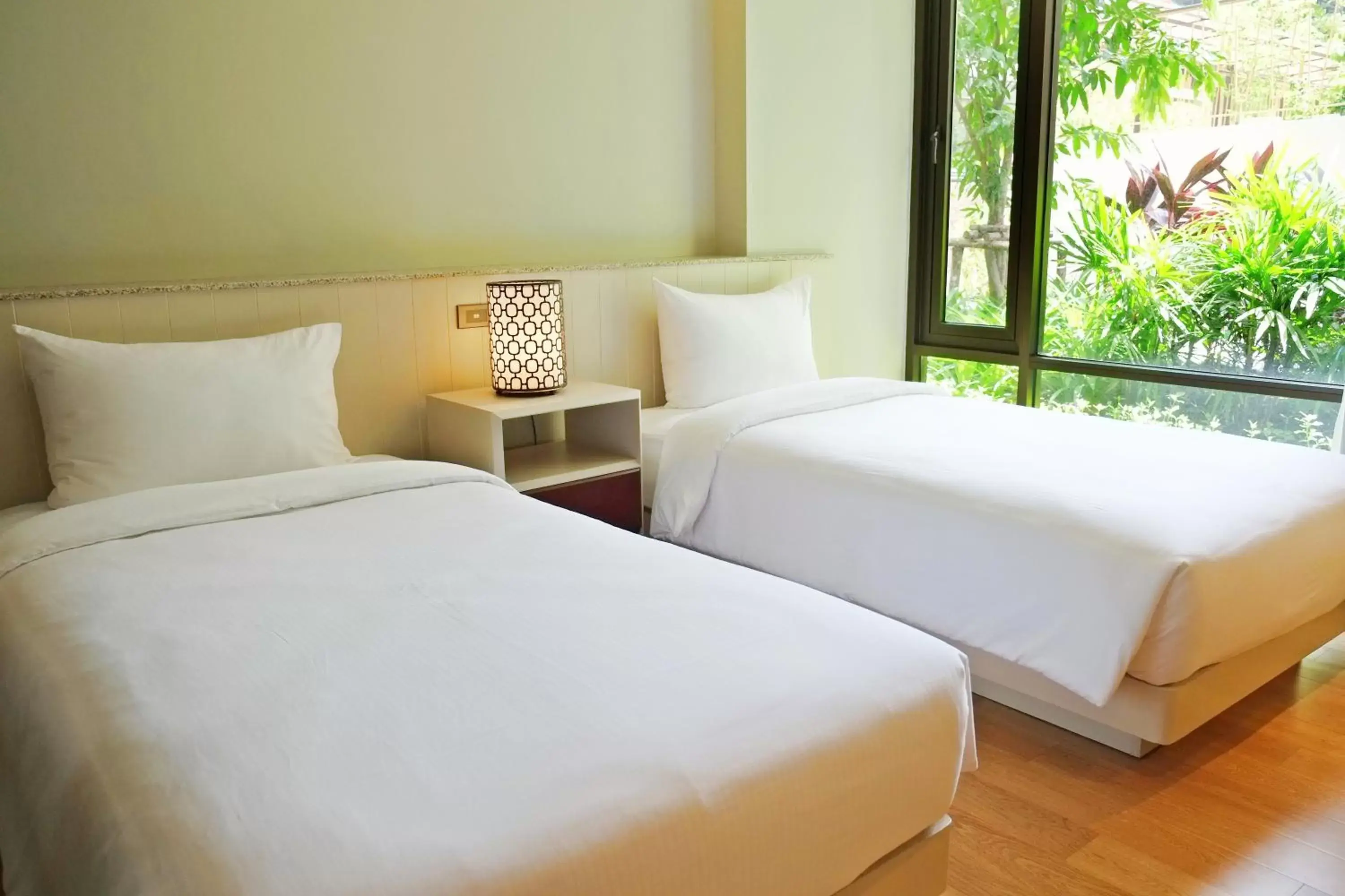 Superior Twin bed in Balcony Courtyard Sriracha Hotel & Serviced Apartments Superior Twin bed in Balcony Courtyard Sriracha Hotel & Serviced Apartments