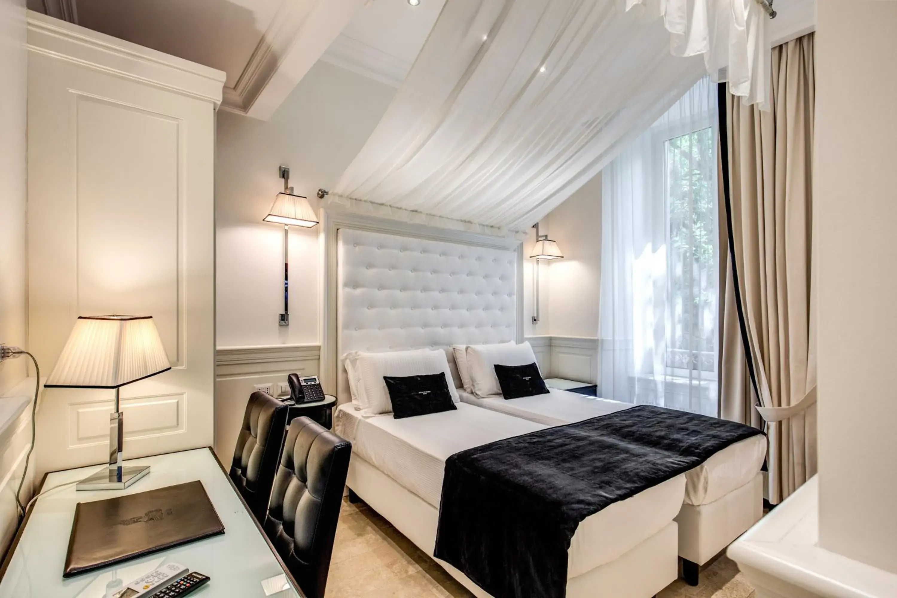 Twin Room in Hotel dei Quiriti Suite Twin Room in Hotel dei Quiriti Suite