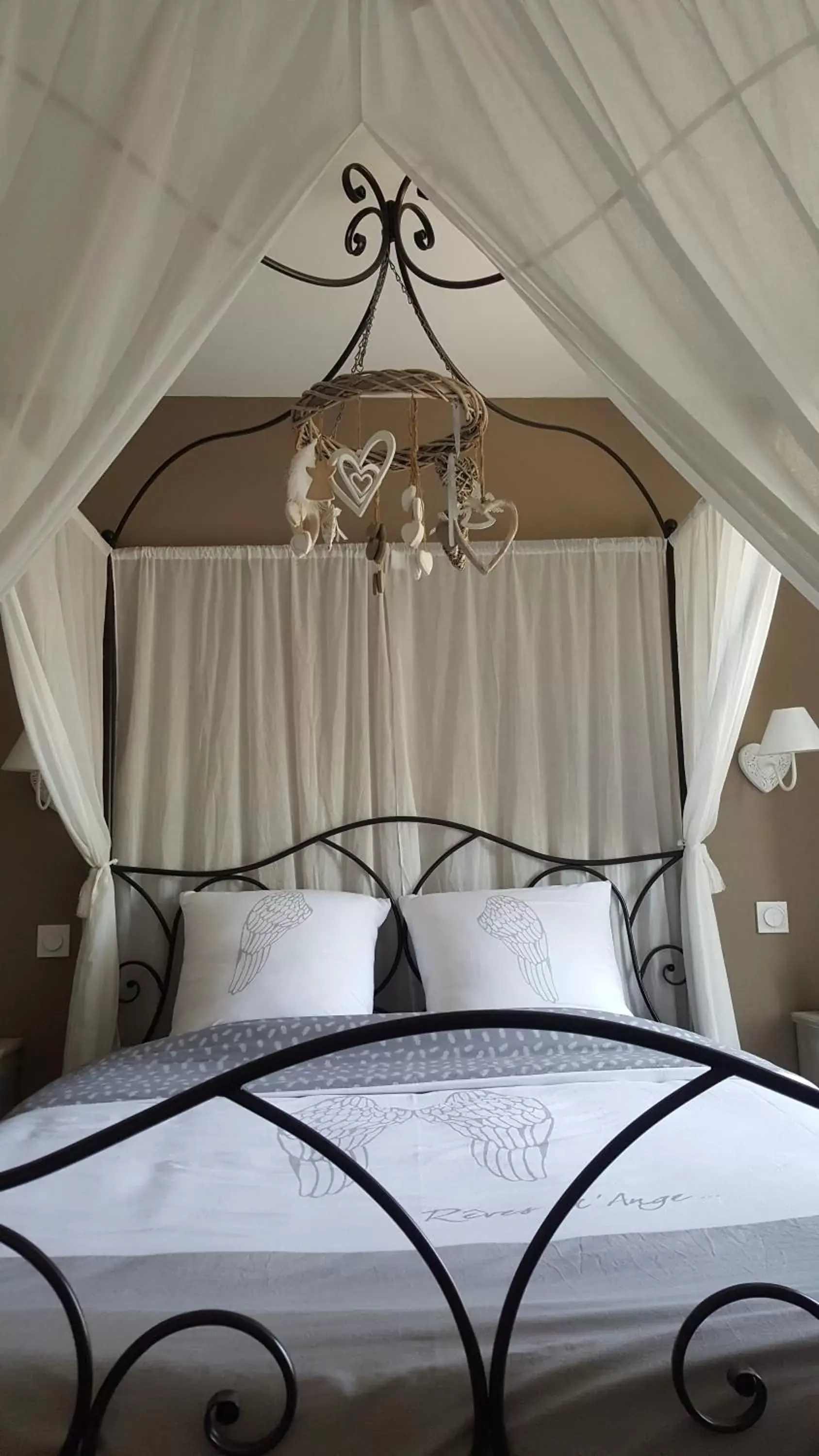 Family Suite with Private Bathroom - single occupancy in B&B Des Histoires d'Anges - Côté Jardin - Accueil Vélo Family Suite with Private Bathroom - single occupancy in B&B Des Histoires d'Anges - Côté Jardin - Accueil Vélo