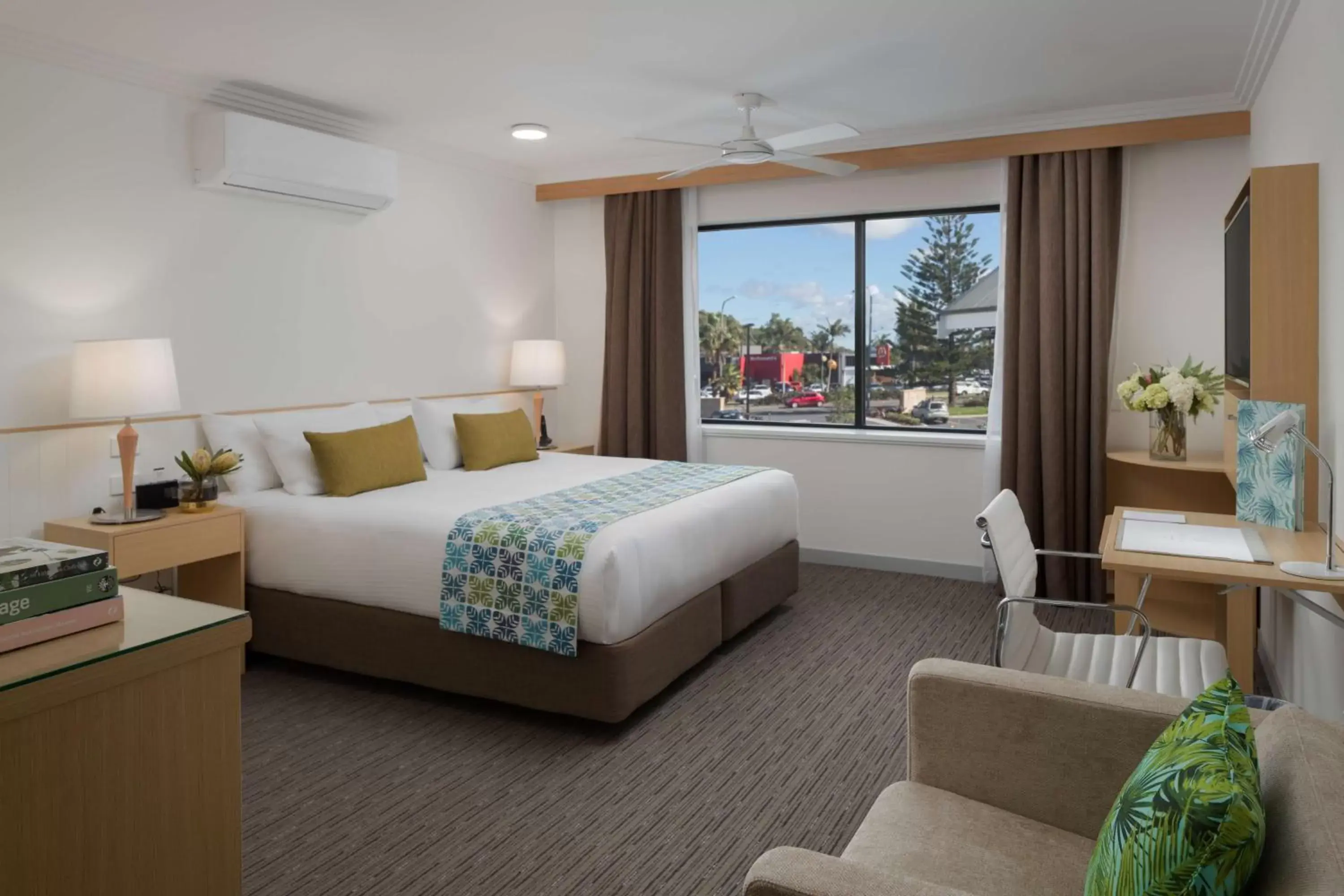 Standard King Room in Sails Port Macquarie by Rydges Standard King Room in Sails Port Macquarie by Rydges