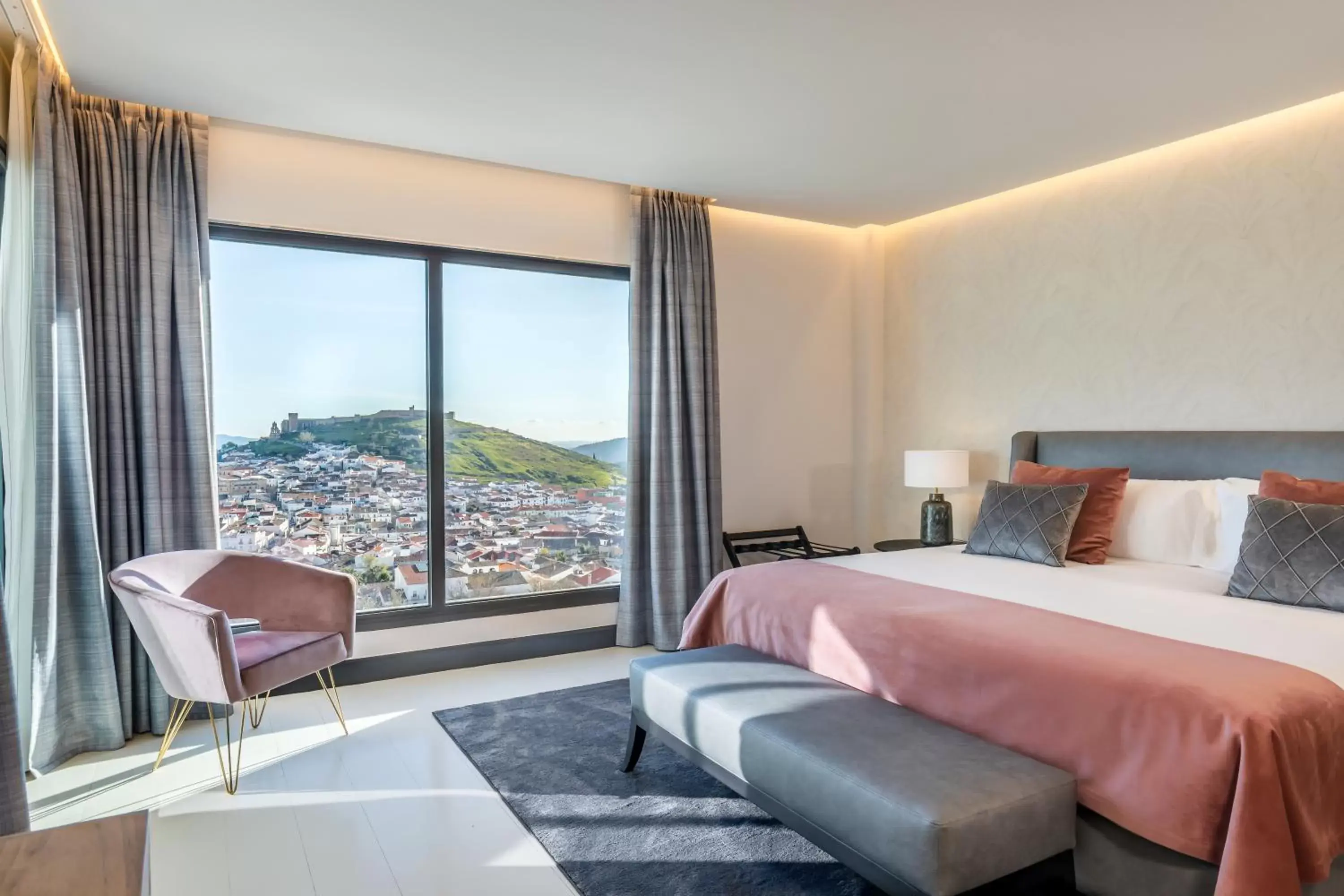 Junior Suite with hydro-massage bathtub (2 adults) in Barceló Aracena Junior Suite with hydro-massage bathtub (2 adults) in Barceló Aracena