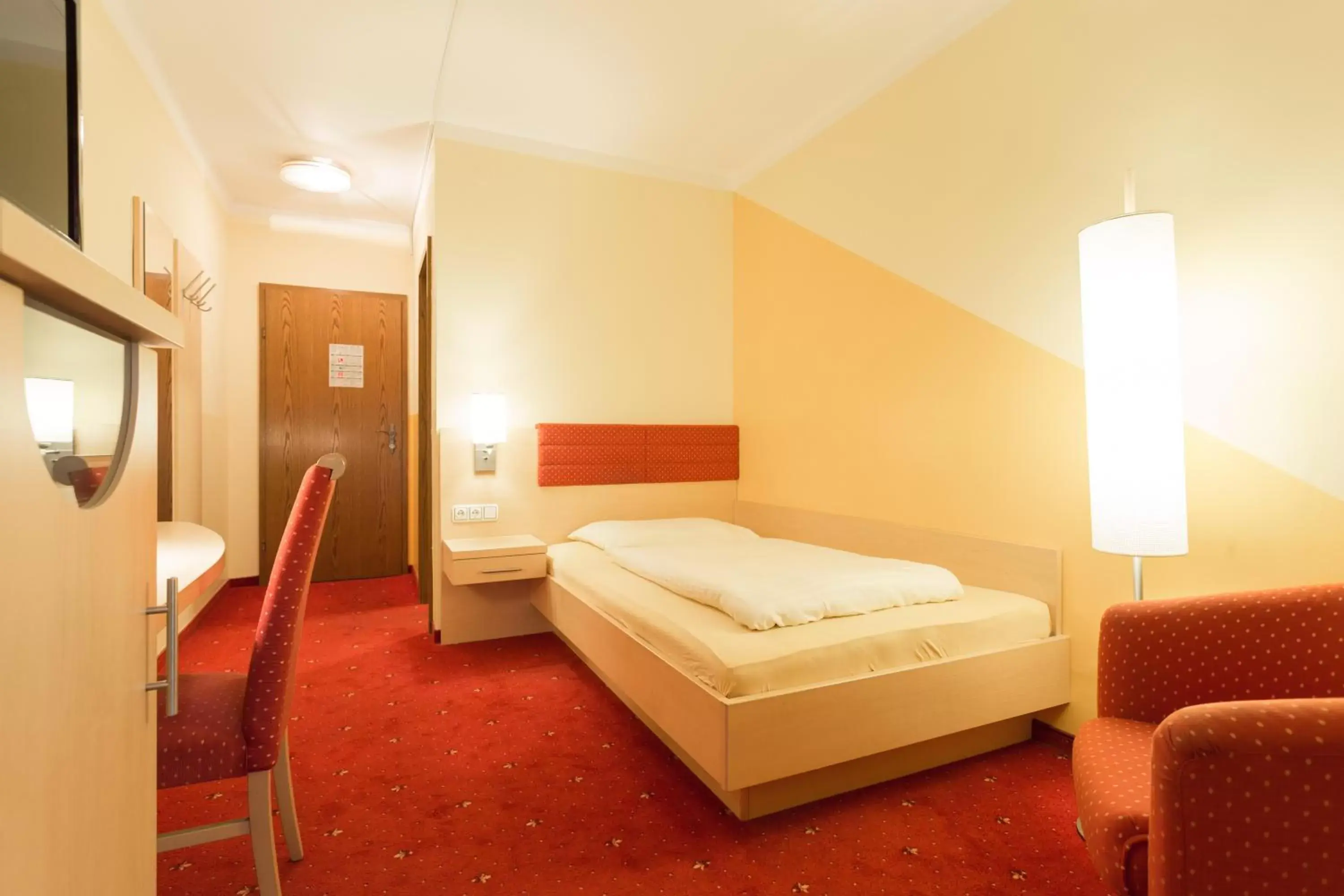 Single Room in Hotel Restaurant Böck "Roter Hahn" Single Room in Hotel Restaurant Böck "Roter Hahn"