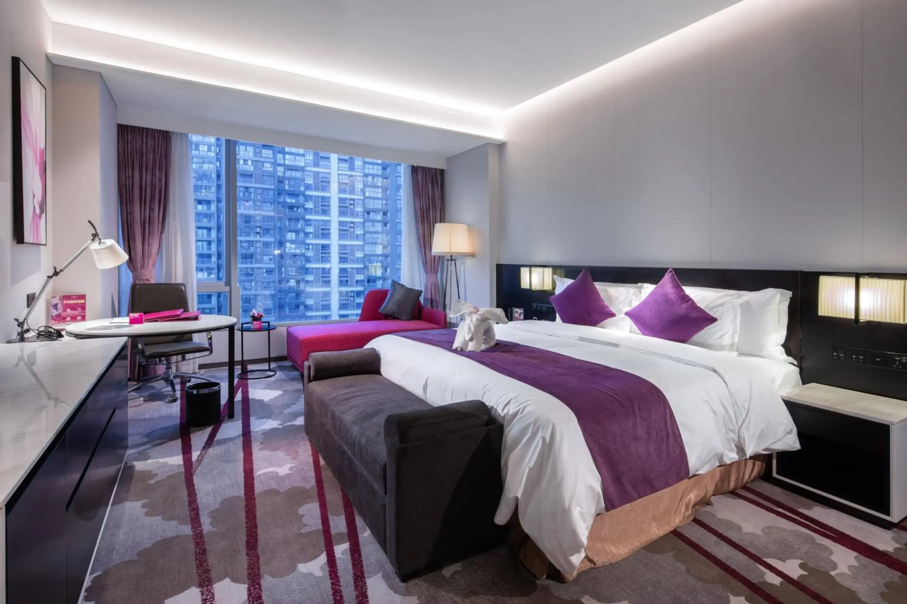 Standard King Room with City View in Crowne Plaza Kunshan by IHG Standard King Room with City View in Crowne Plaza Kunshan by IHG