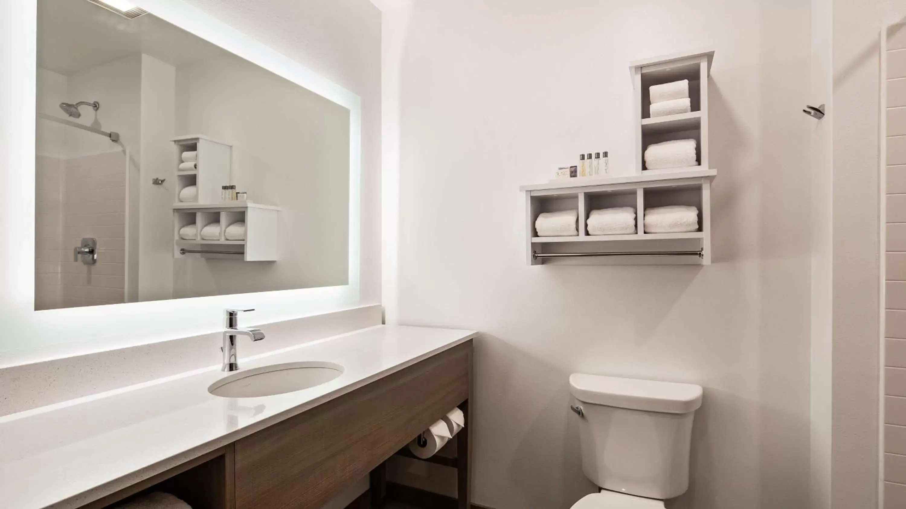 One-Bdroom King Suite in The Forge Hotel BW Signature Collection One-Bdroom King Suite in The Forge Hotel BW Signature Collection