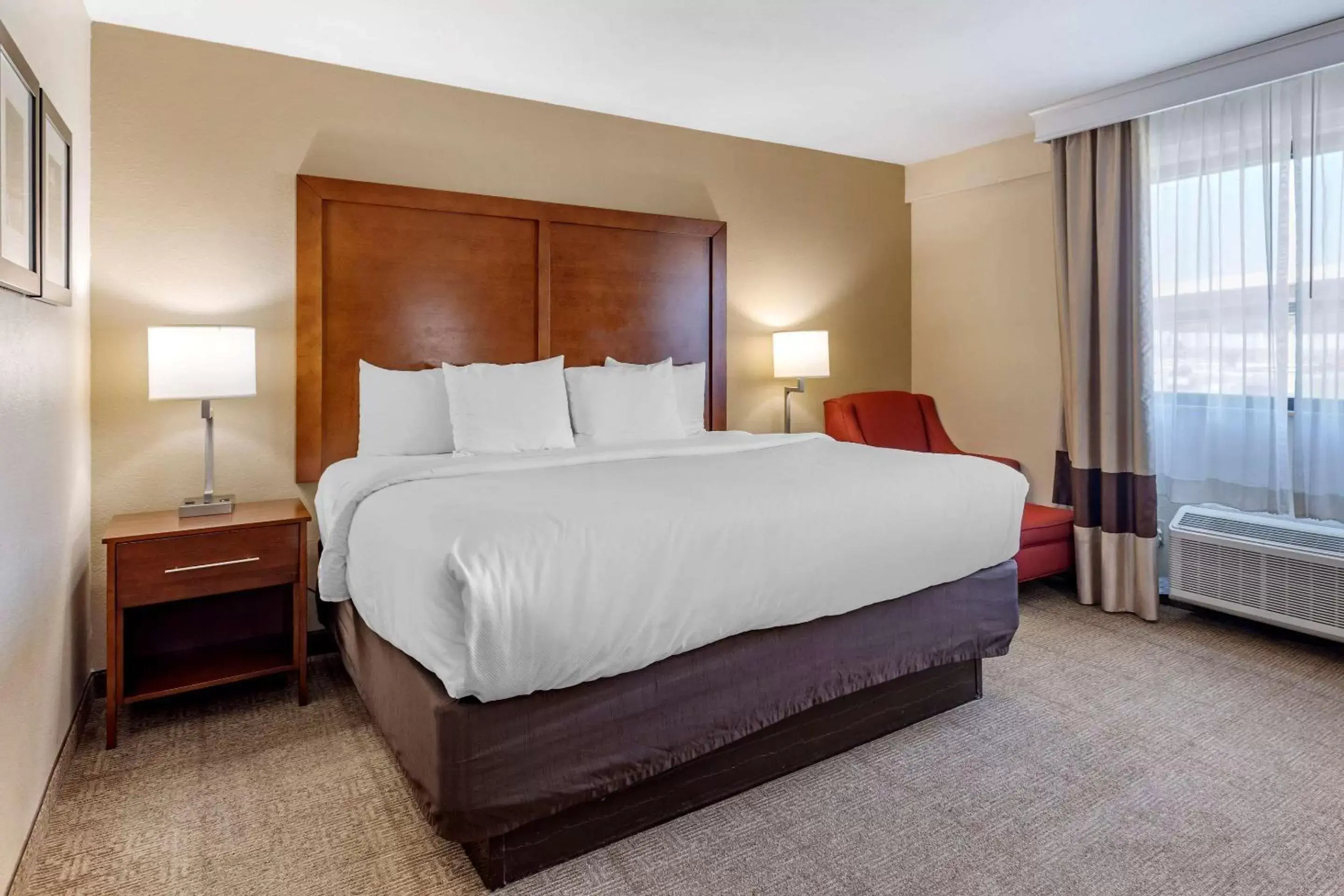 King Room - Non-Smoking in Comfort Inn Nashville West King Room - Non-Smoking in Comfort Inn Nashville West