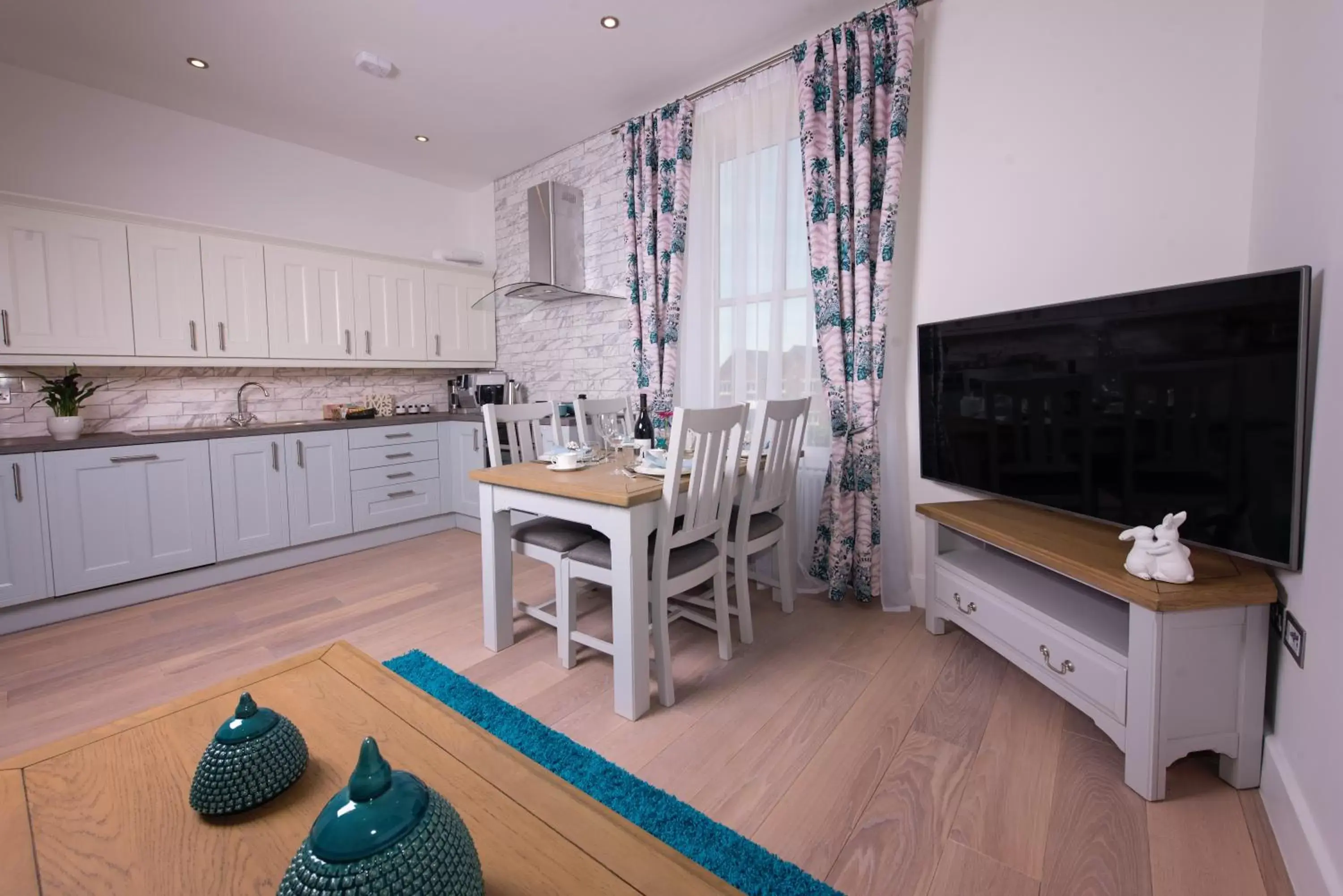 Three-Bedroom Apartment in Best Luxury Apart Hotel in Oxford- Beechwood House Three-Bedroom Apartment in Best Luxury Apart Hotel in Oxford- Beechwood House