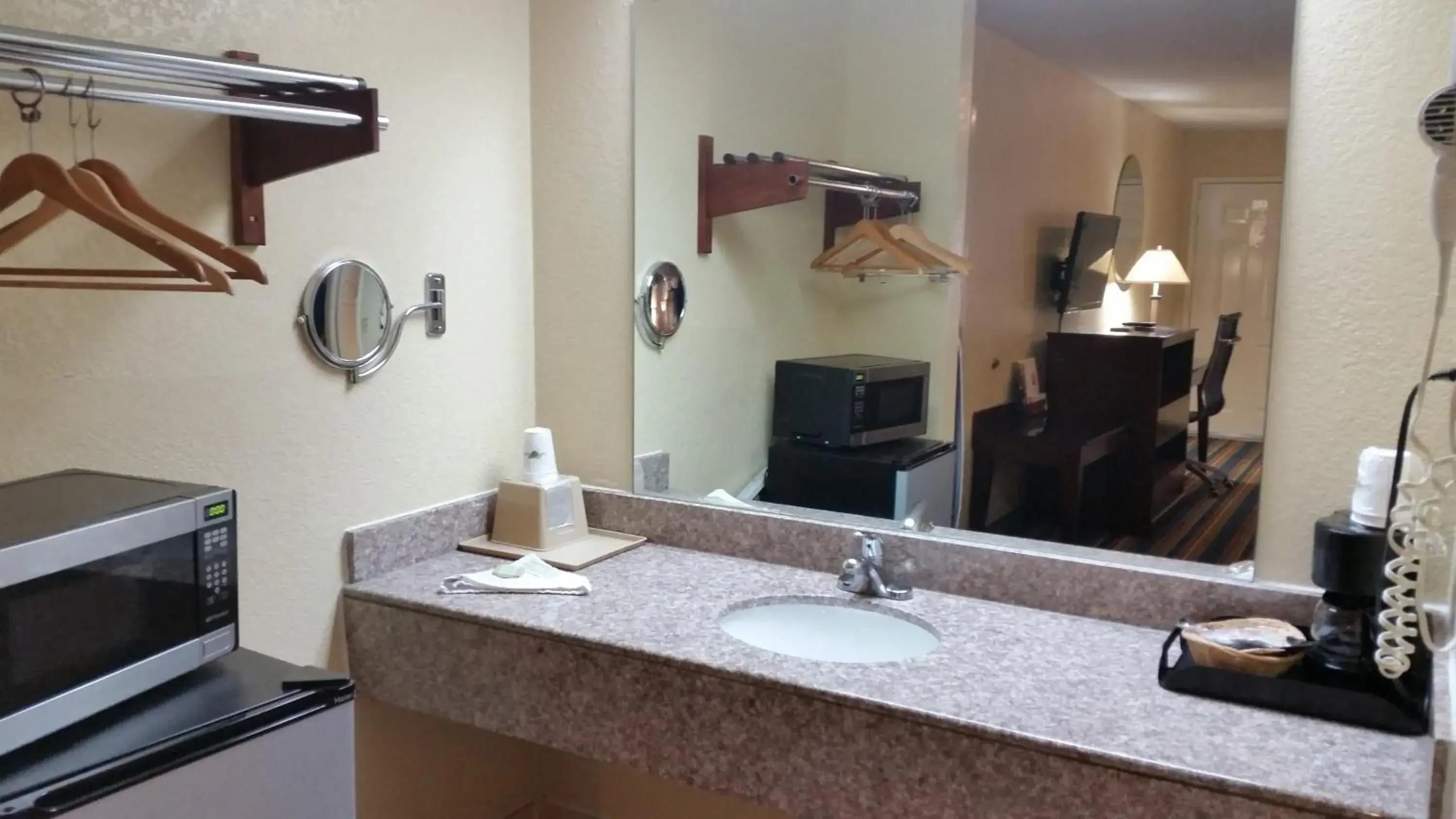 Queen Room with Two Queen Beds - Non-Smoking in Super 8 by Wyndham Houston West Katy Queen Room with Two Queen Beds - Non-Smoking in Super 8 by Wyndham Houston West Katy