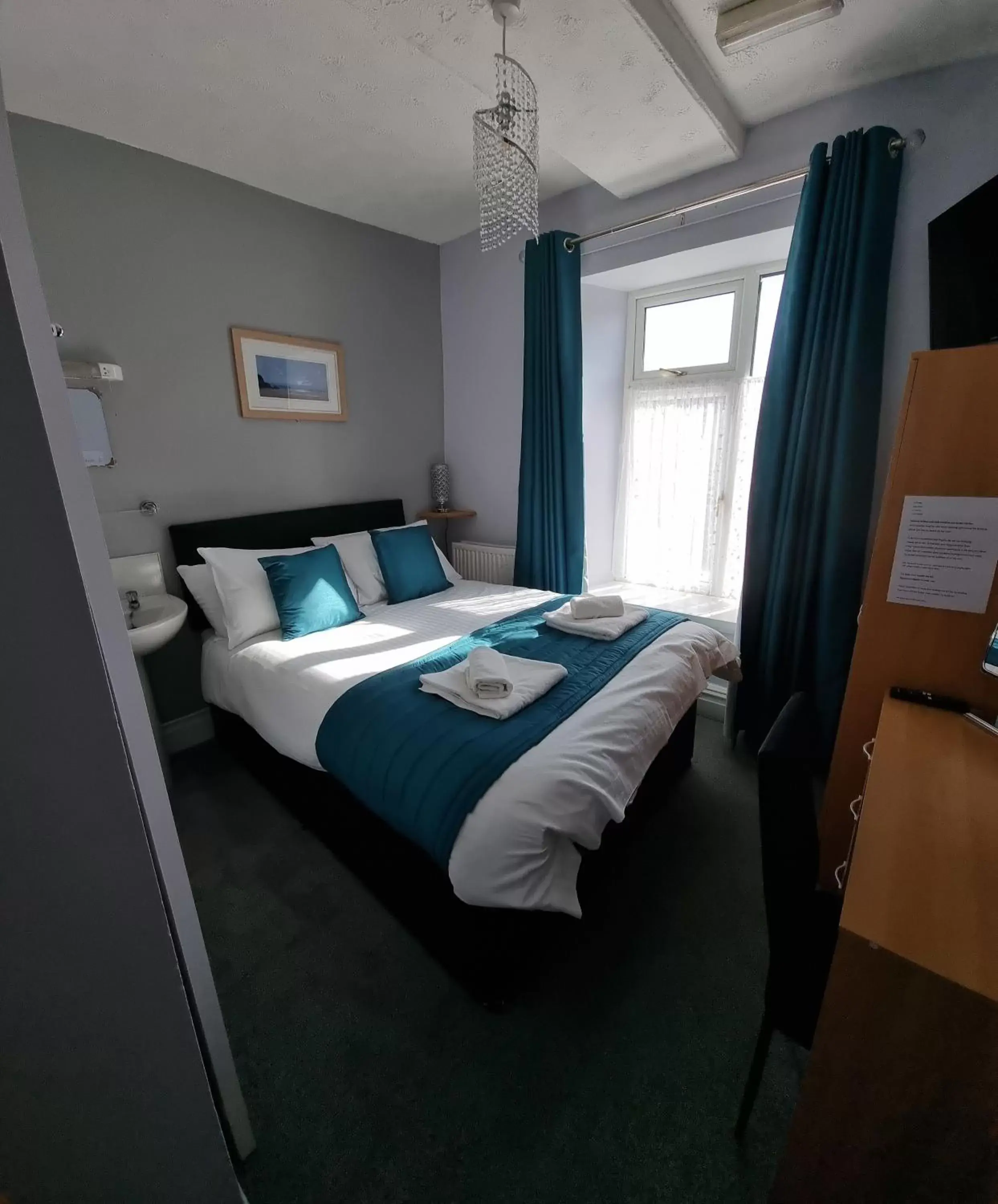 Single Room with Bathroom in City Inn Single Room with Bathroom in City Inn