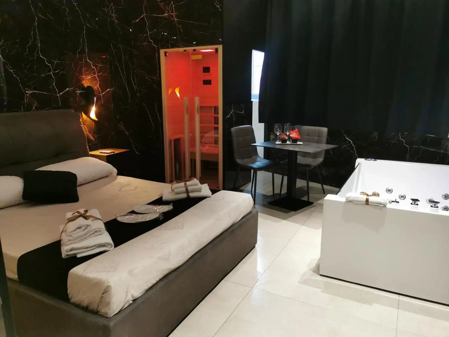 Double Room with Spa Bath in NUAR suite&spa Double Room with Spa Bath in NUAR suite&spa