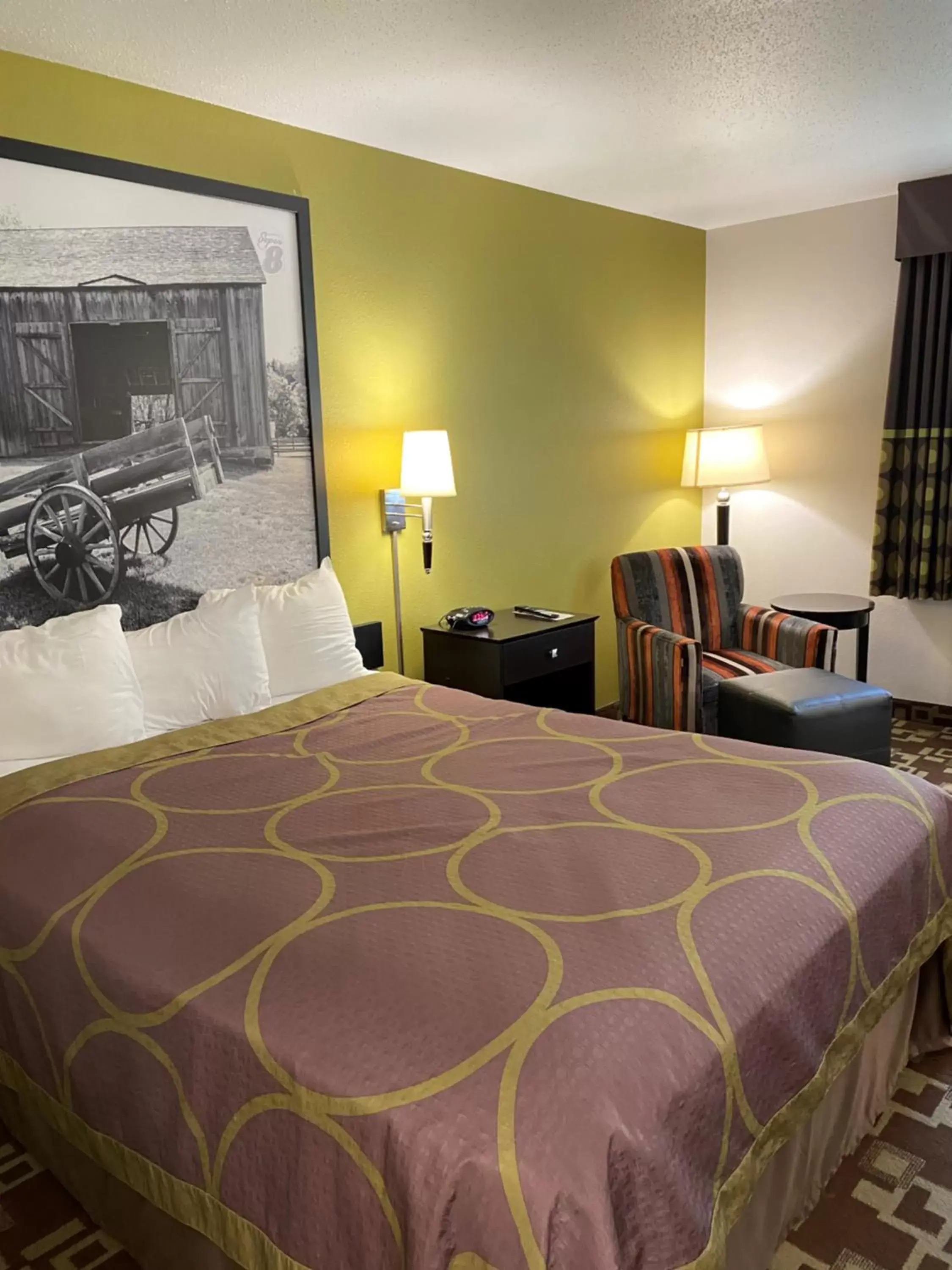 Queen Room - Non-Smoking in Super 8 by Wyndham Independence IA Queen Room - Non-Smoking in Super 8 by Wyndham Independence IA