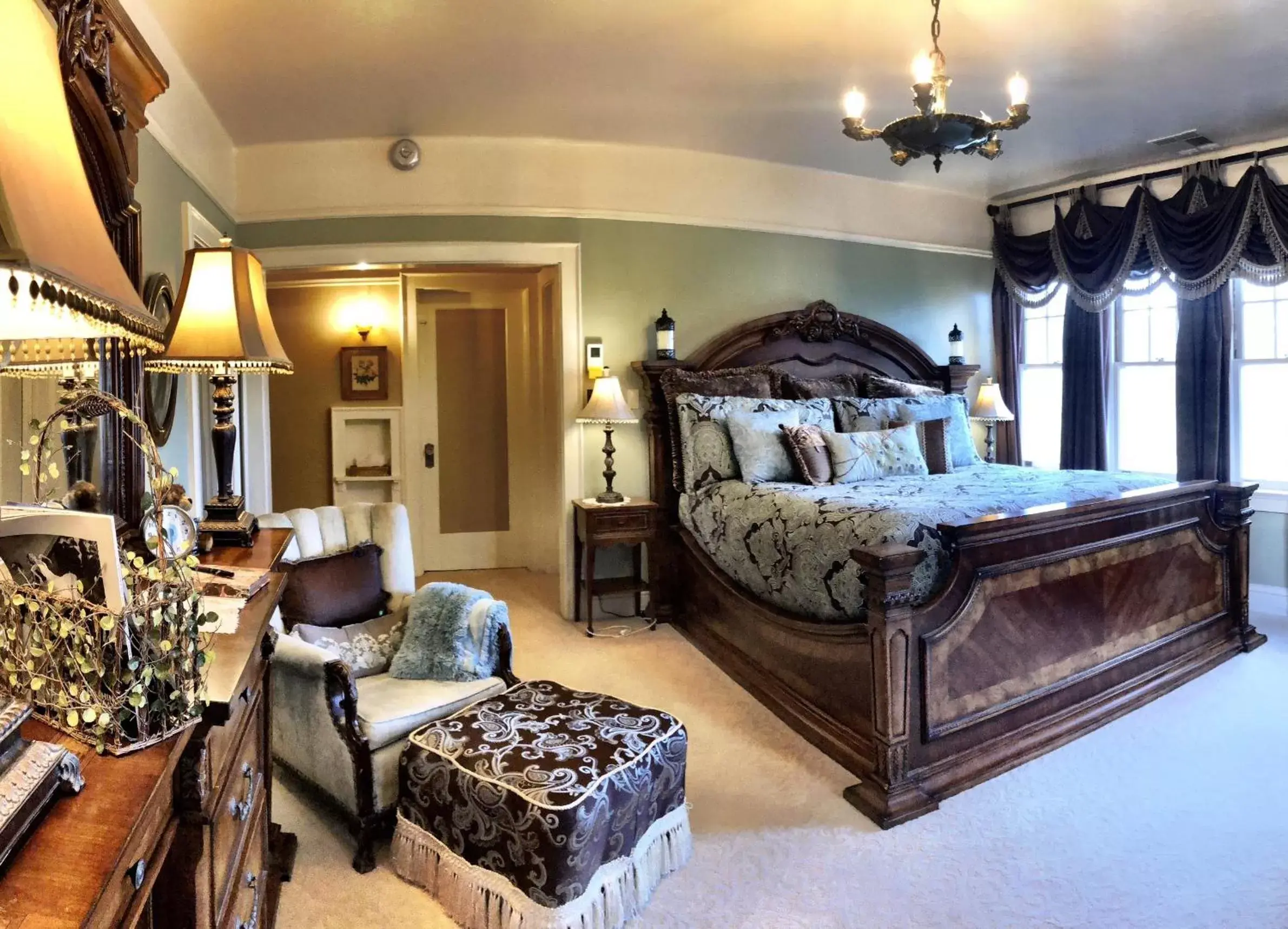 Superior King Room in The Inn on Knowles Hill Bed & Breakfast Hotel Superior King Room in The Inn on Knowles Hill Bed & Breakfast Hotel