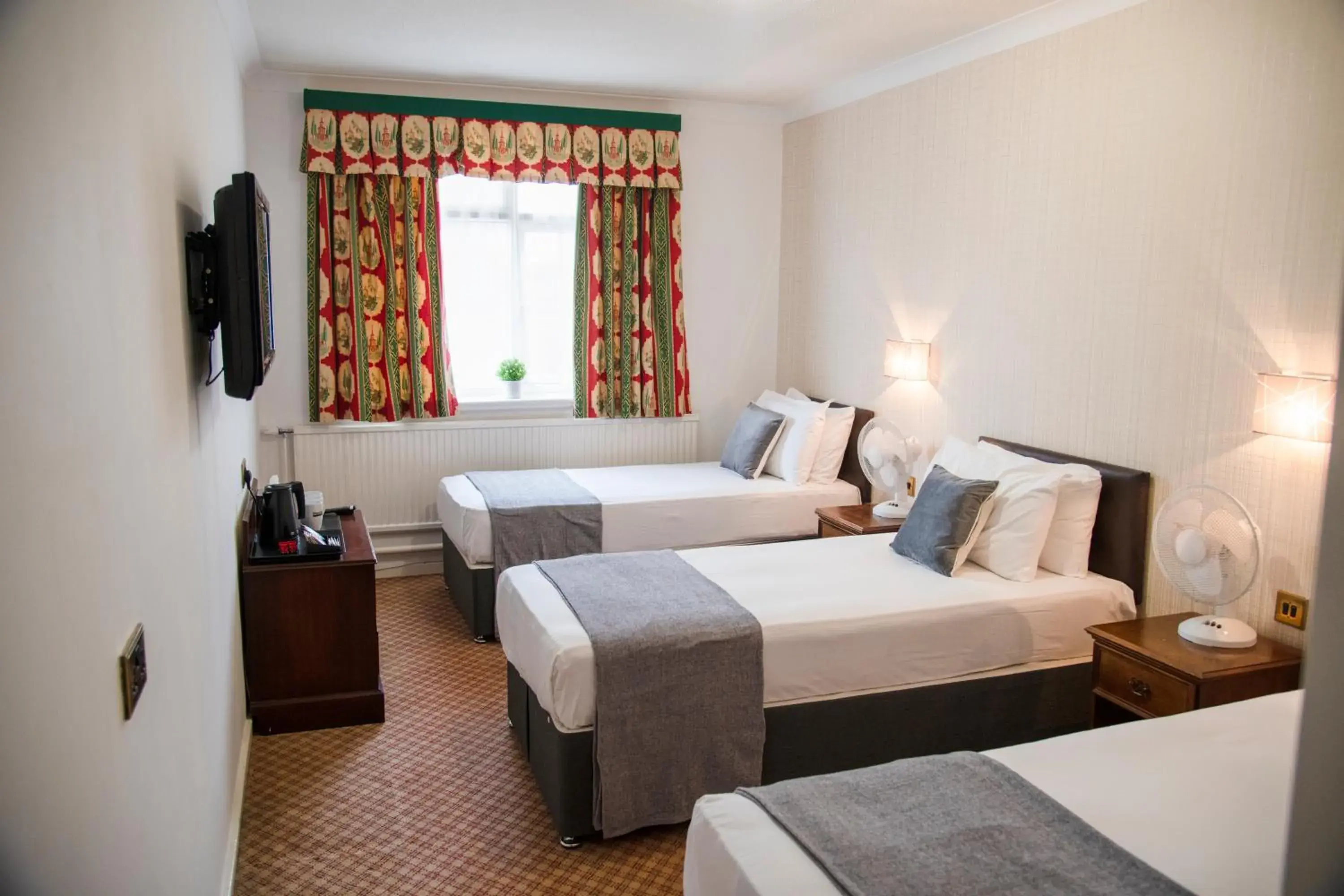 Triple Room in Hamlet Hotels Maidstone Triple Room in Hamlet Hotels Maidstone