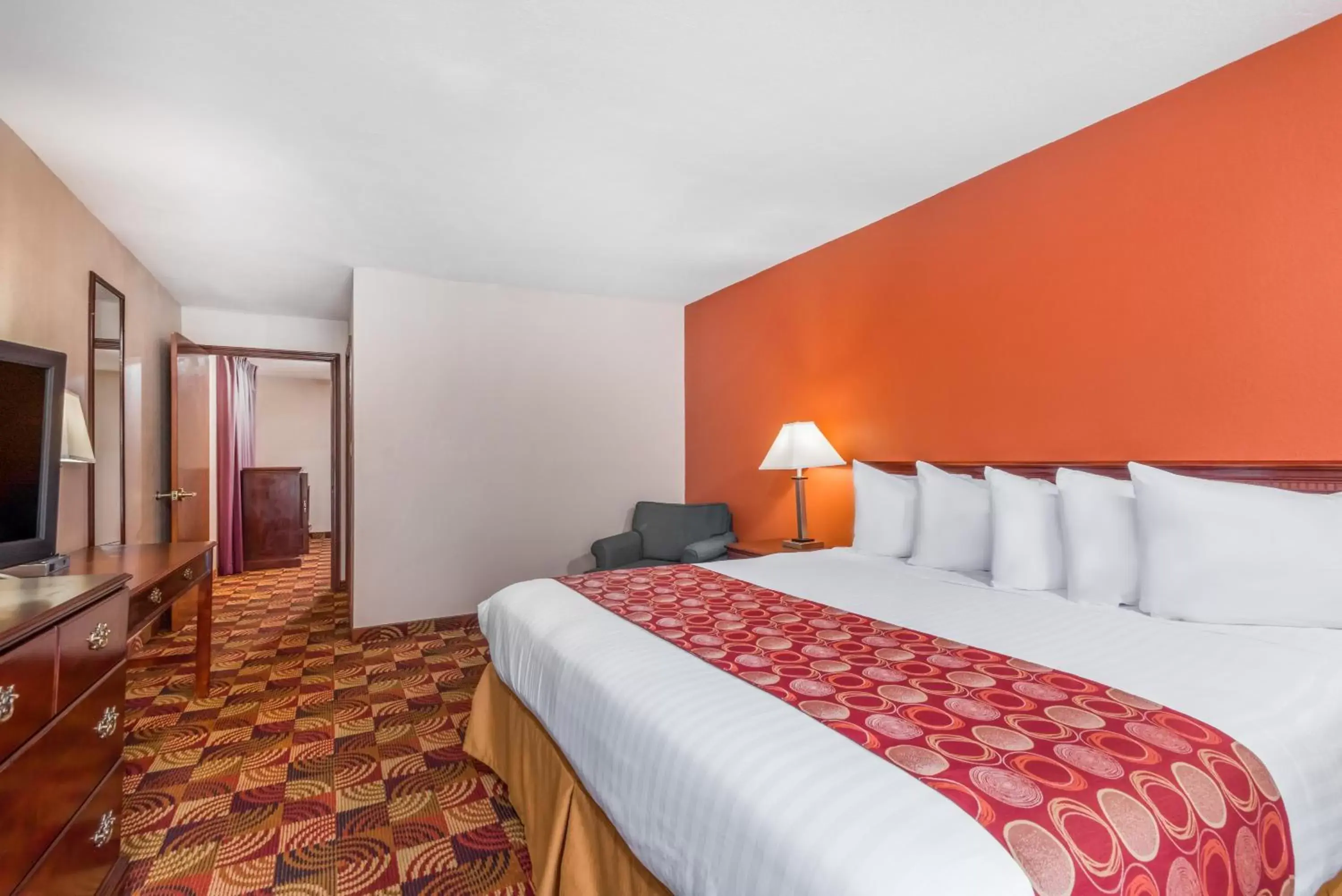 King Suite - Non-Smoking in Baymont by Wyndham Plainfield/ Indianapolis Arpt Area King Suite - Non-Smoking in Baymont by Wyndham Plainfield/ Indianapolis Arpt Area