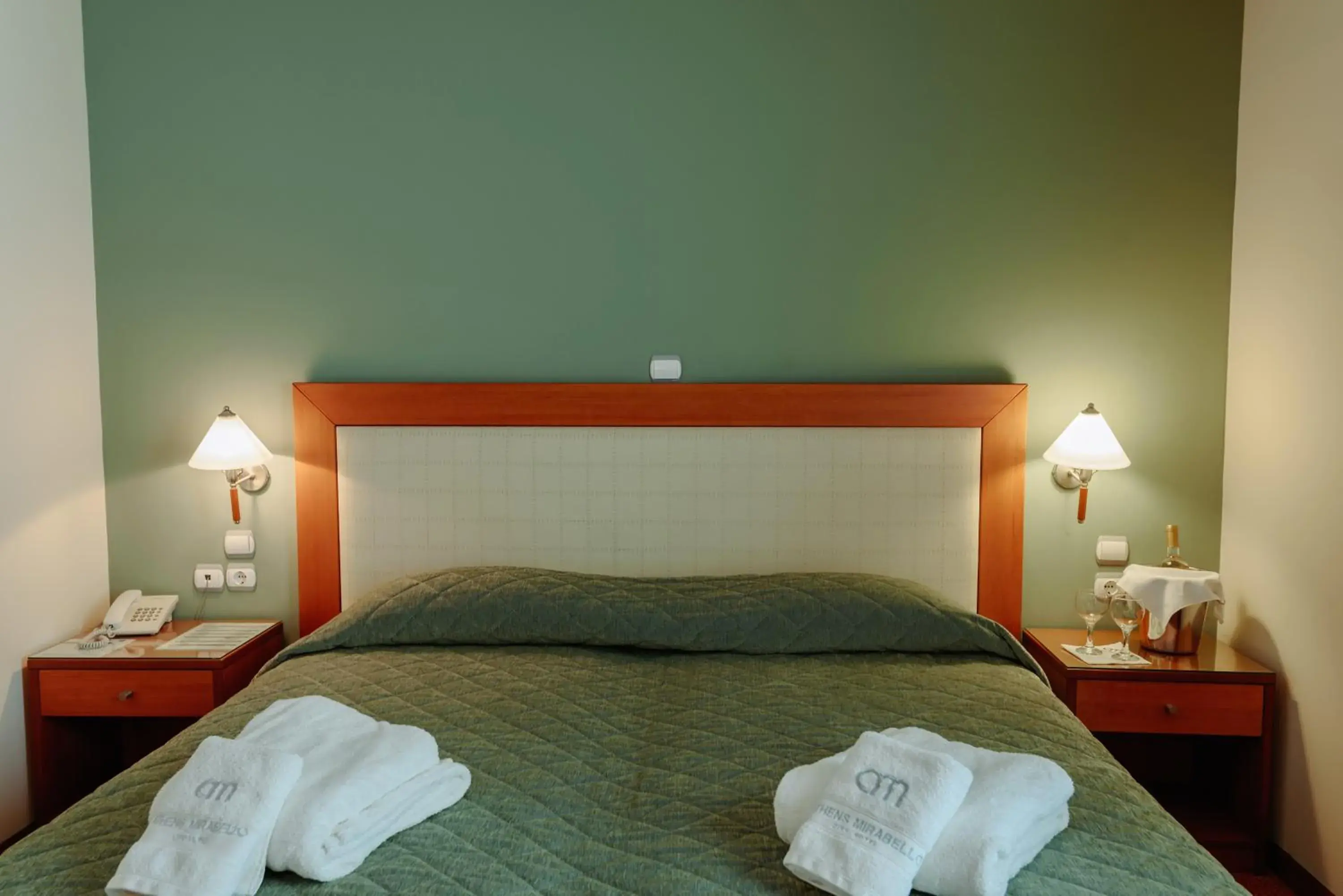 Suite with Hydromassage and Acropolis View in Athens Mirabello Suite with Hydromassage and Acropolis View in Athens Mirabello