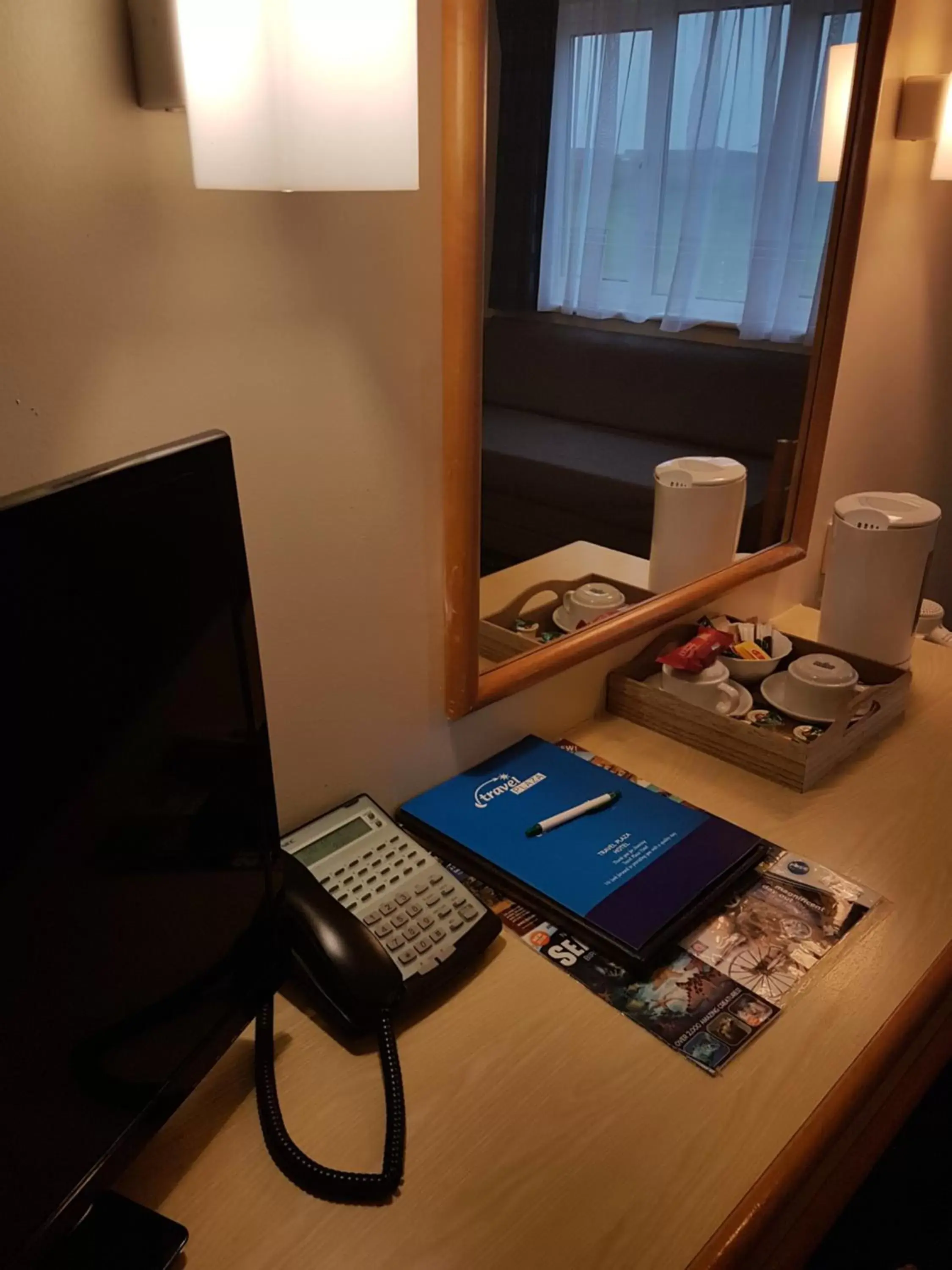 Twin Room in Travel Plaza Hotel Twin Room in Travel Plaza Hotel