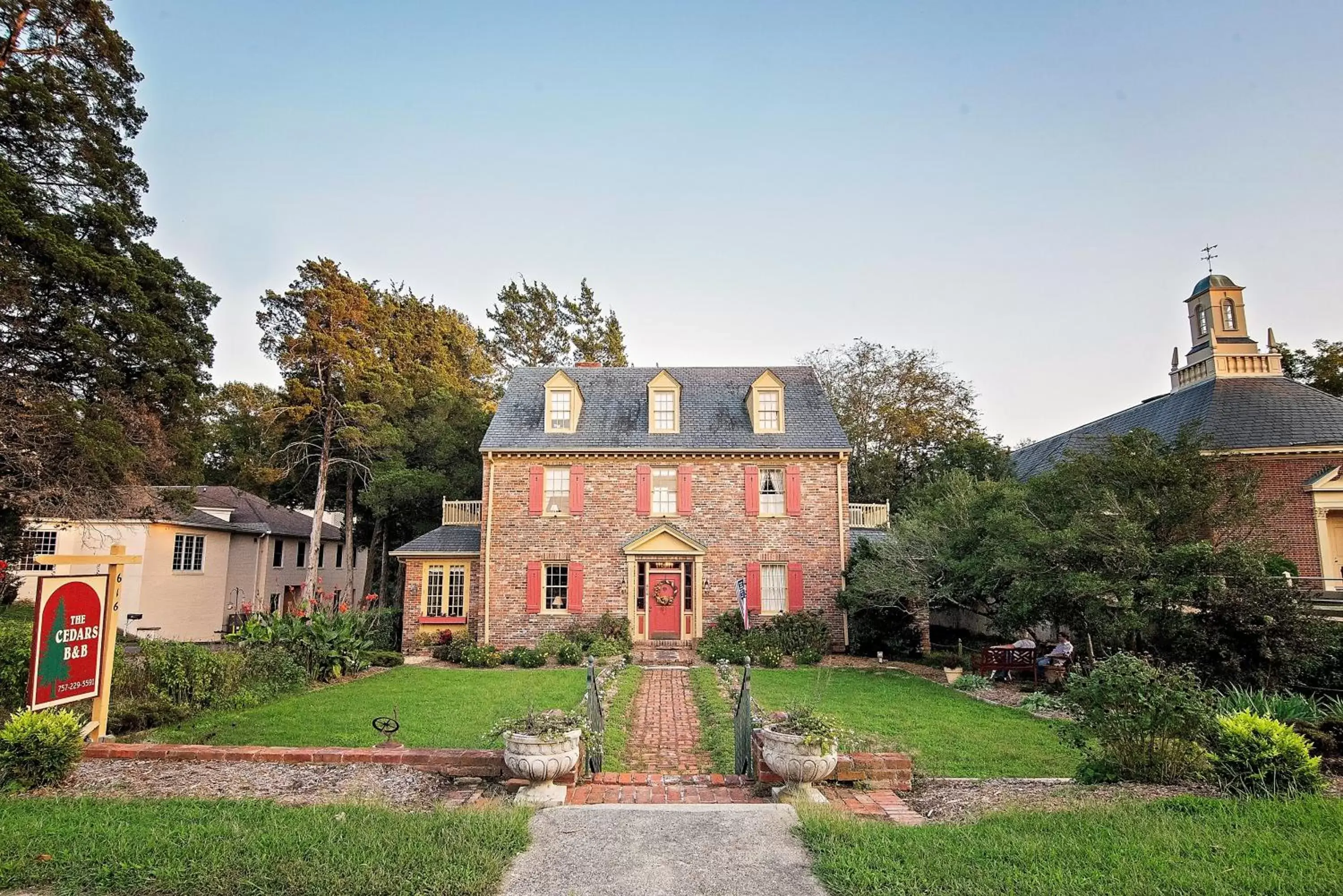 Cedars of Williamsburg Bed & Breakfast Cedars of Williamsburg Bed & Breakfast