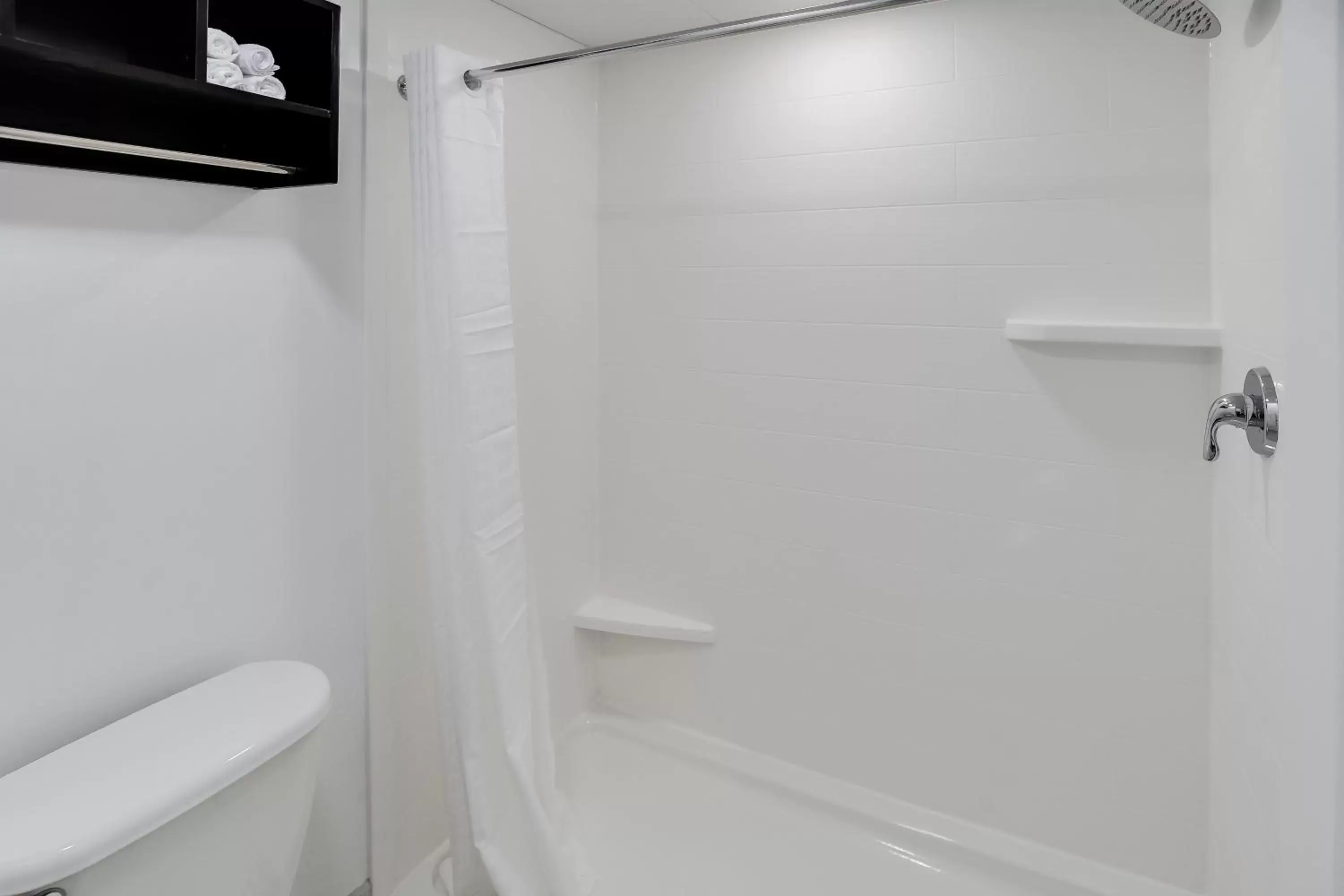 King Room, nonsmoking, with partial ocean view, side view in Blu Atlantic Hotel & Suites King Room, nonsmoking, with partial ocean view, side view in Blu Atlantic Hotel & Suites