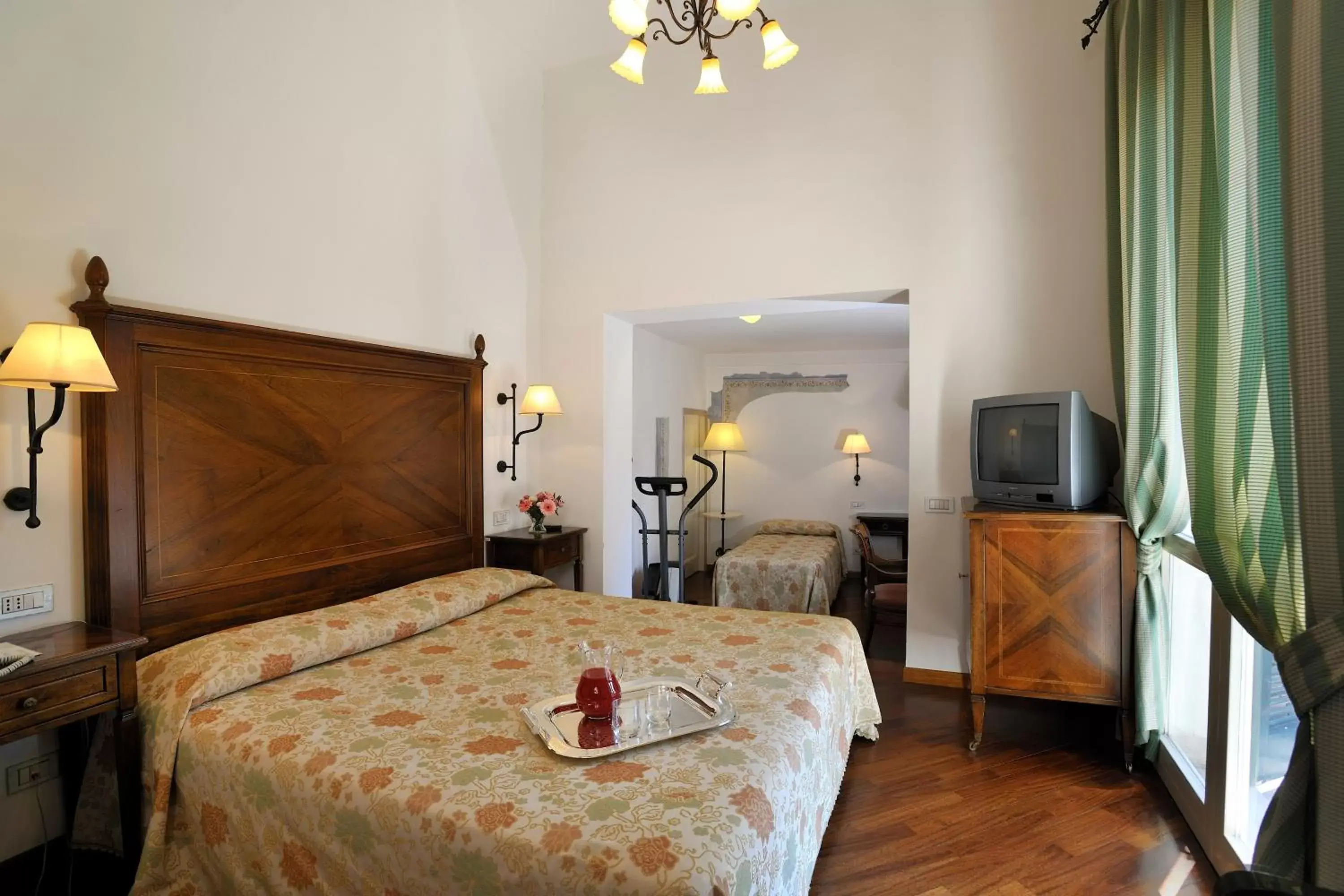 Standard Triple Room in Hotel Fortuna Standard Triple Room in Hotel Fortuna