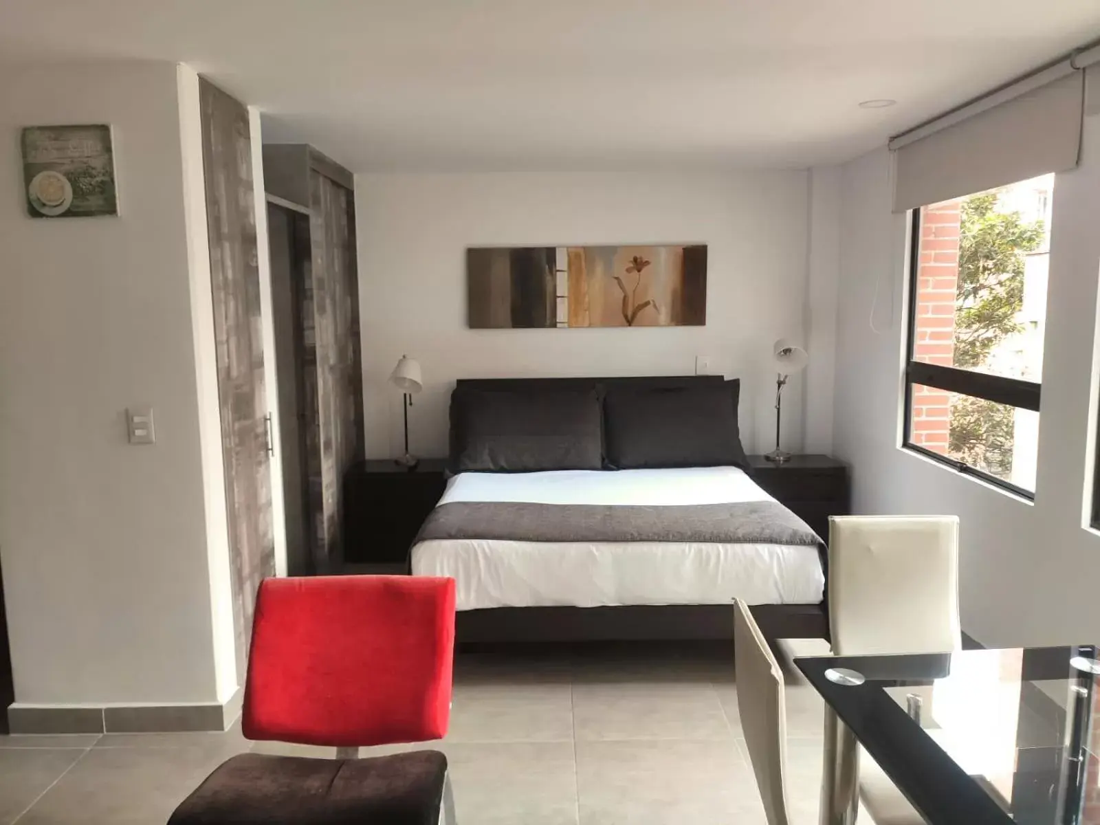 Junior Suite in Cora 96 Street Apartments Junior Suite in Cora 96 Street Apartments