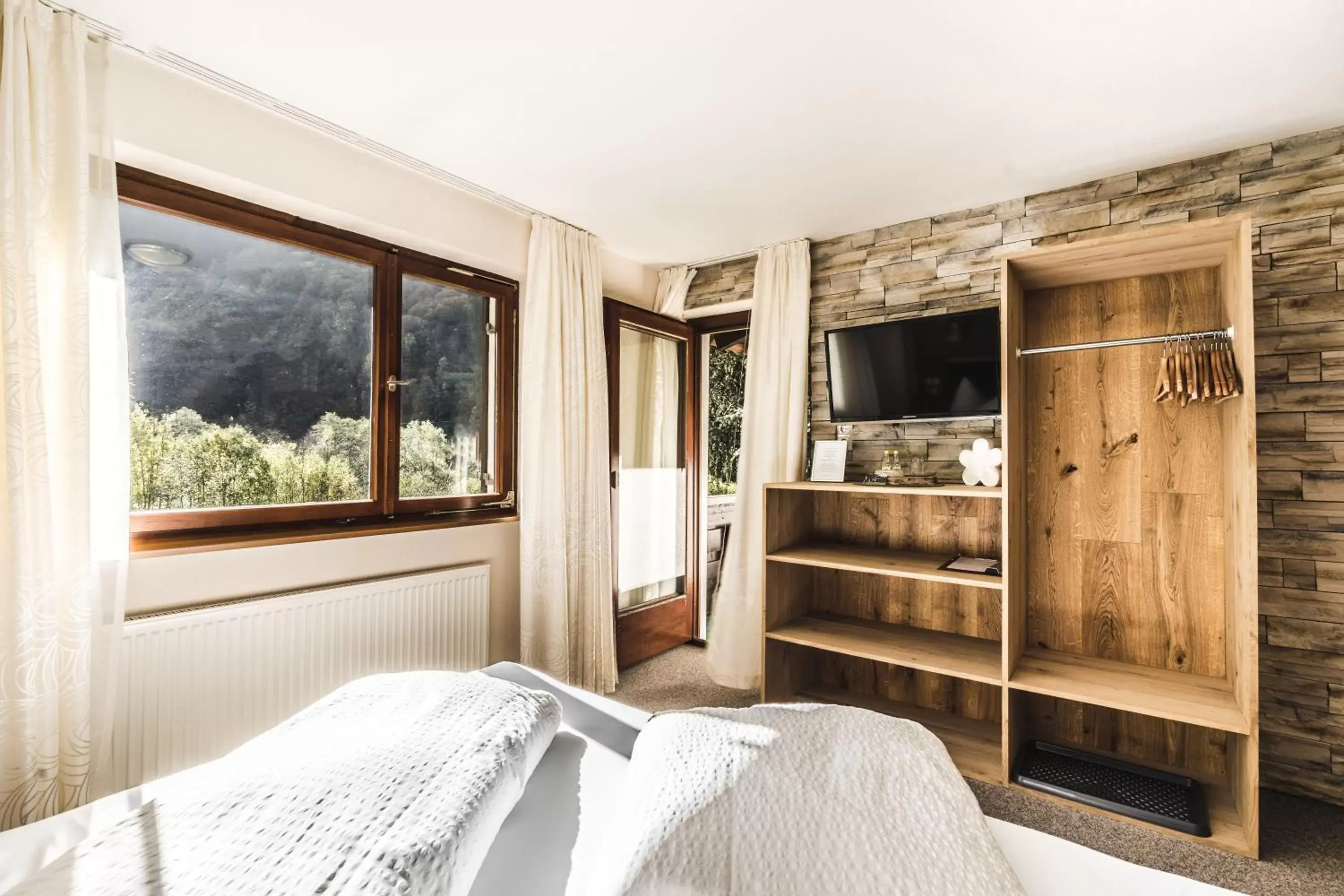 Standard Double Room with Shared Bathroom in Haus Stüttler/Duchscherer Standard Double Room with Shared Bathroom in Haus Stüttler/Duchscherer