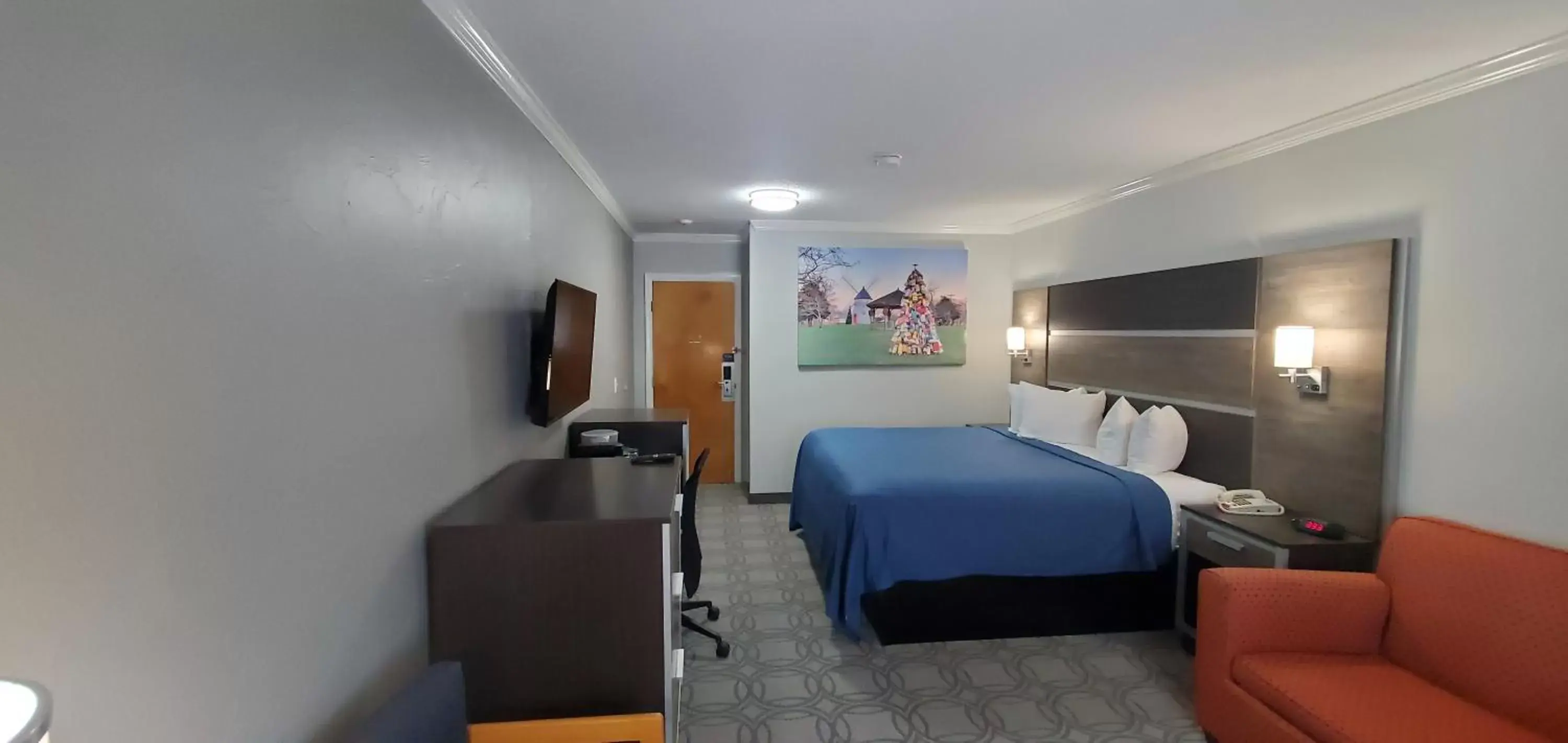 Superior King Room (Non-Smoking) in Ambassador Inn and Suites Superior King Room (Non-Smoking) in Ambassador Inn and Suites