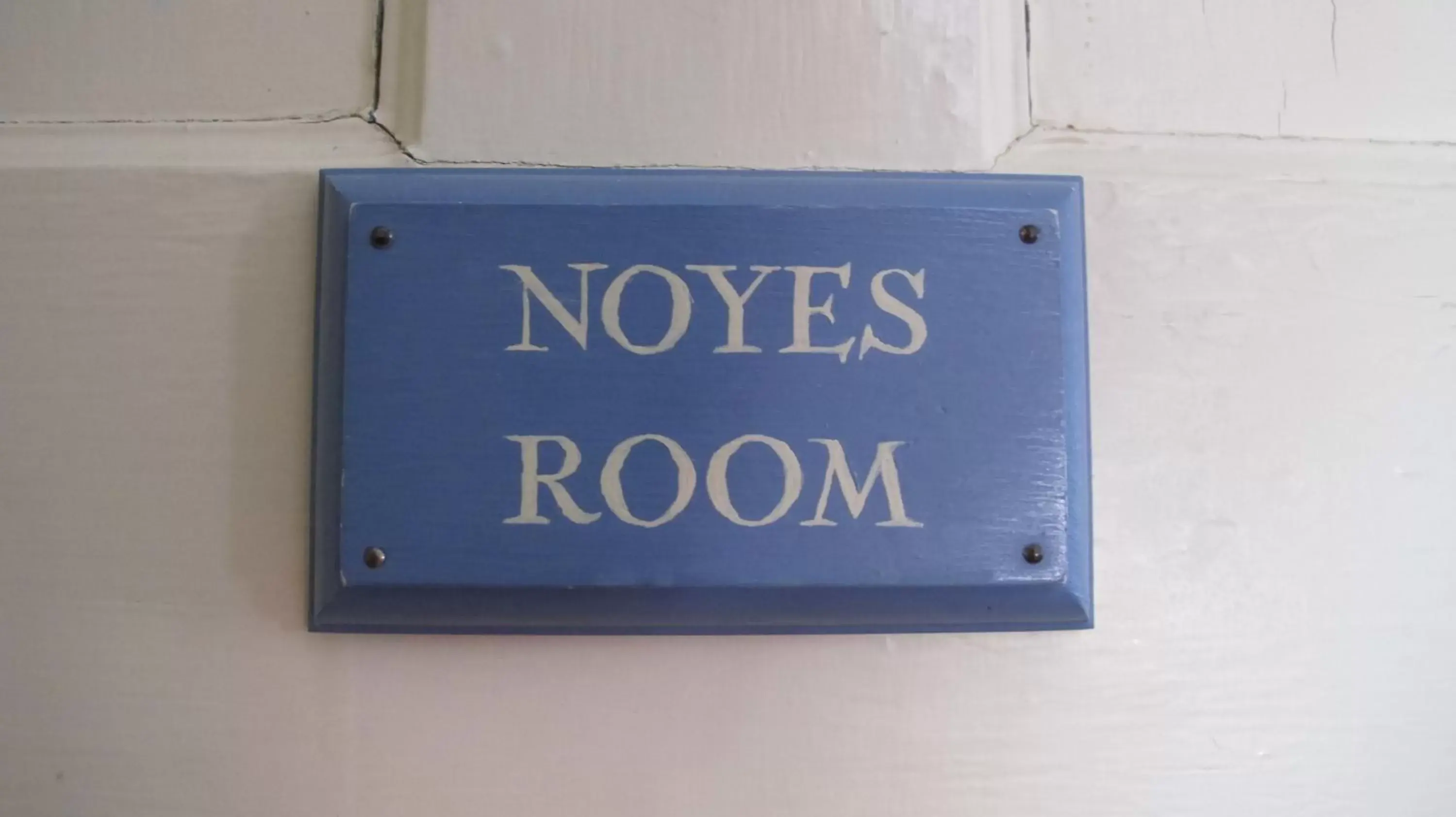 Queen Room - Noyes in Clark Currier Inn Queen Room - Noyes in Clark Currier Inn