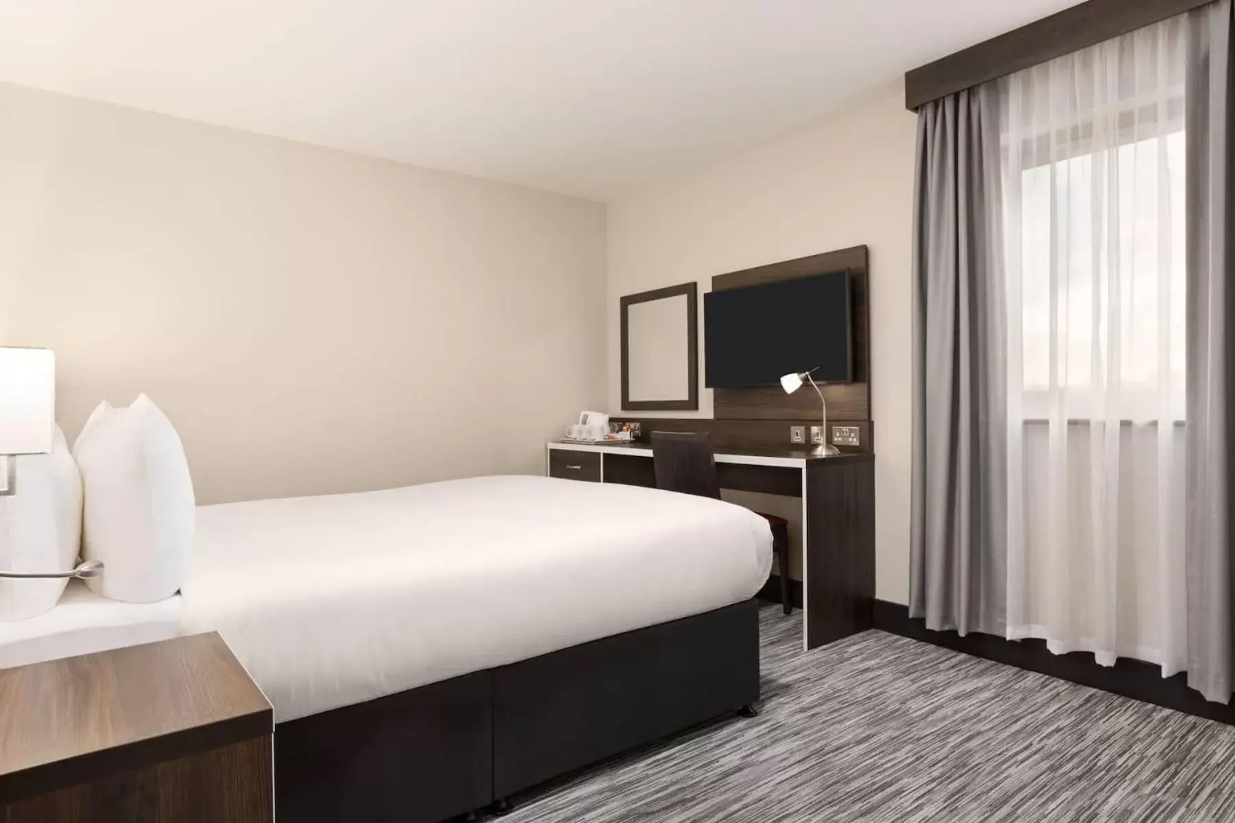 Standard Twin Room in Ramada by Wyndham Cobham Standard Twin Room in Ramada by Wyndham Cobham