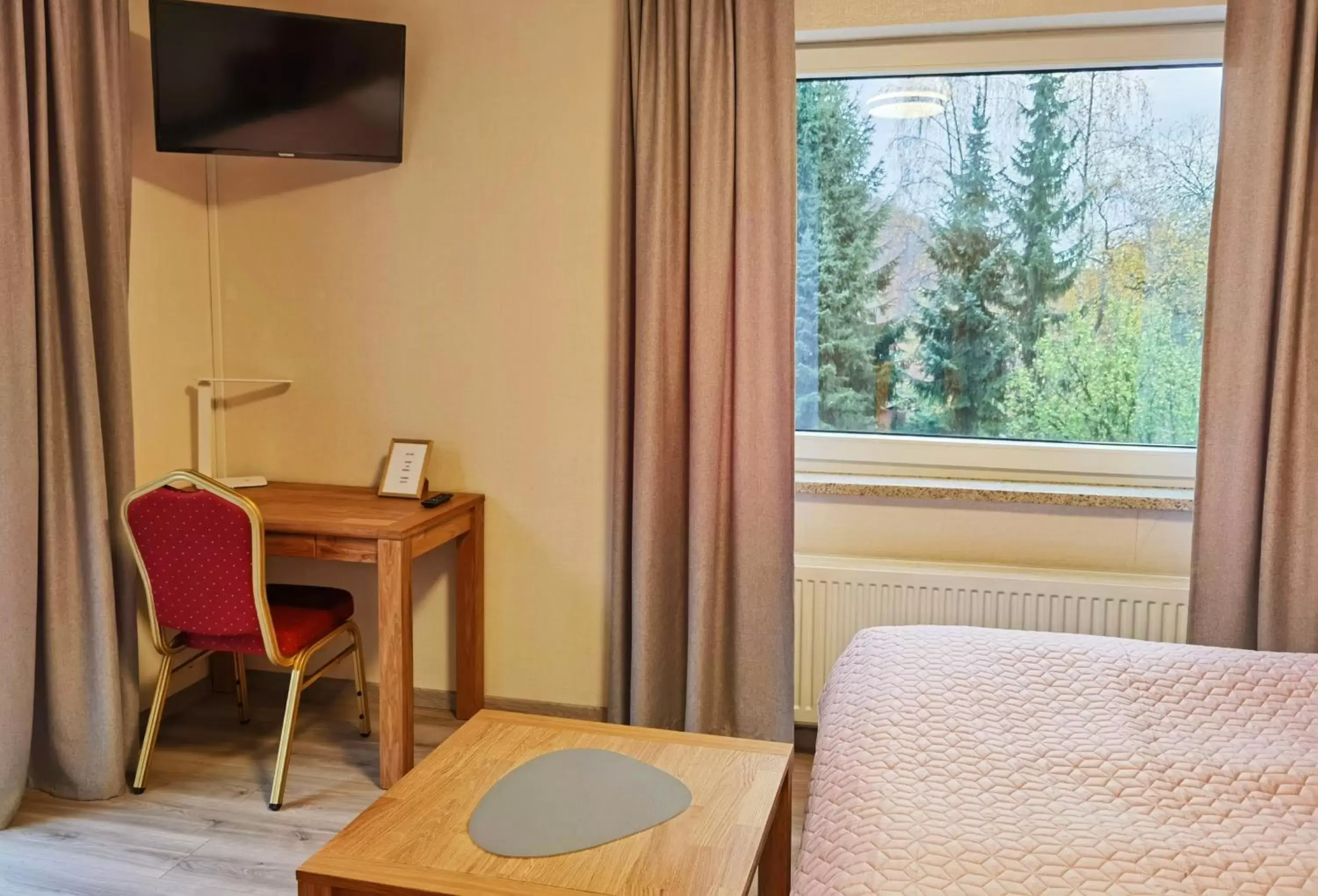 Twin Room with Balcony - single occupancy in AM BERG Hotel Twin Room with Balcony - single occupancy in AM BERG Hotel