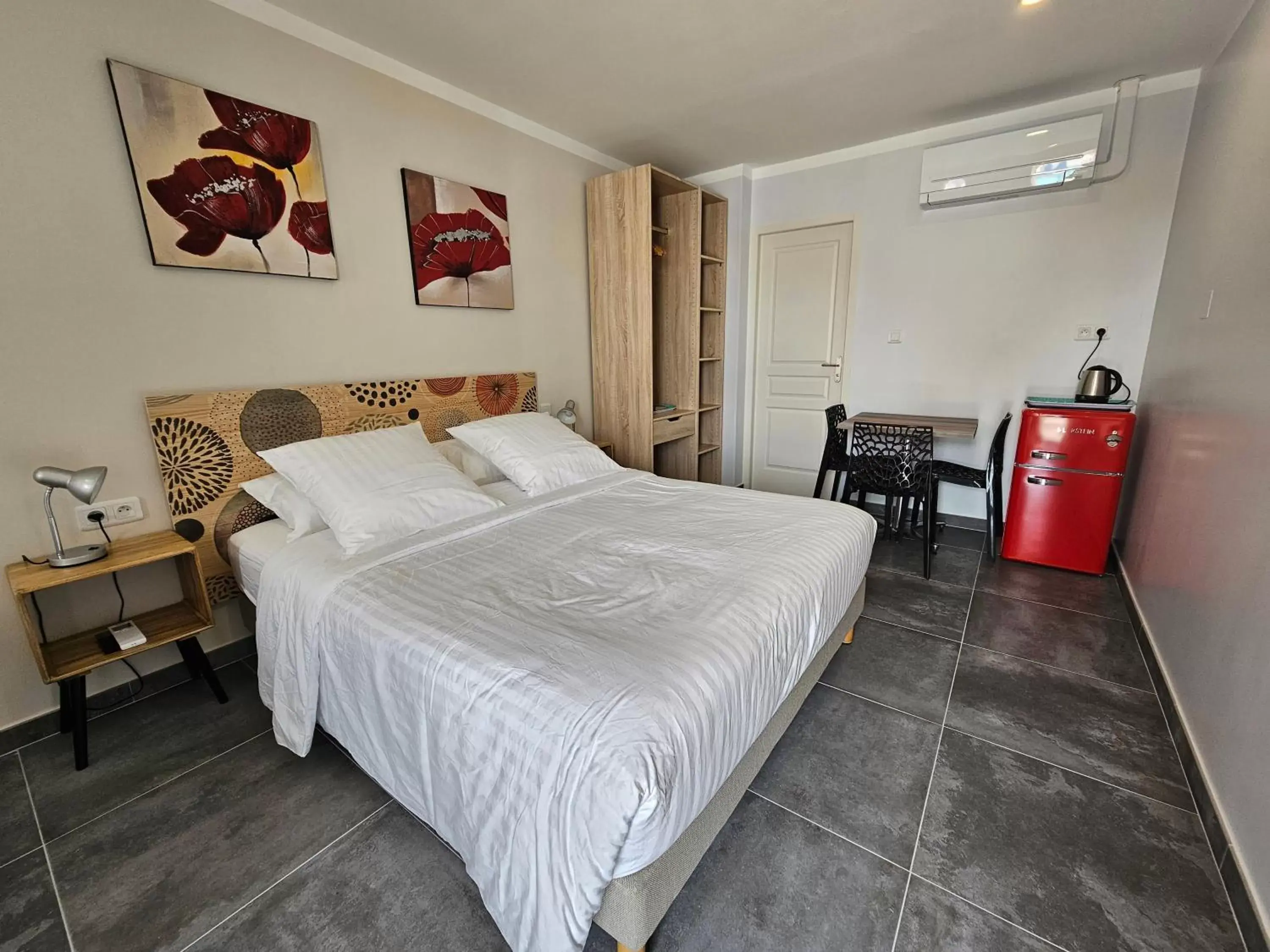 Double Room with Pool View in La Casa del Arti - Chambres d'hôtes Double Room with Pool View in La Casa del Arti - Chambres d'hôtes