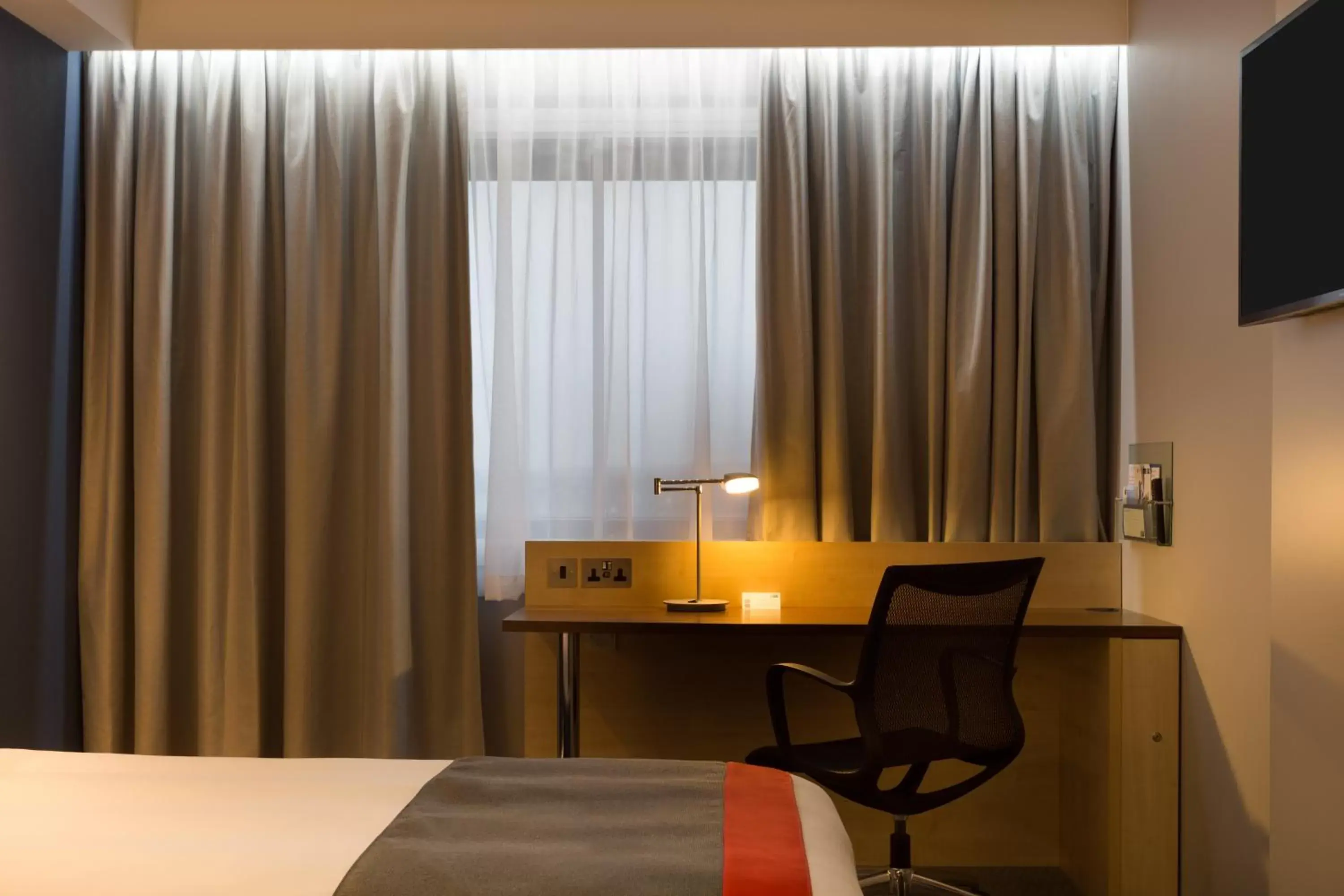 Standard Double or Twin Room in Holiday Inn Express London - Watford Junction, an IHG Hotel Standard Double or Twin Room in Holiday Inn Express London - Watford Junction, an IHG Hotel