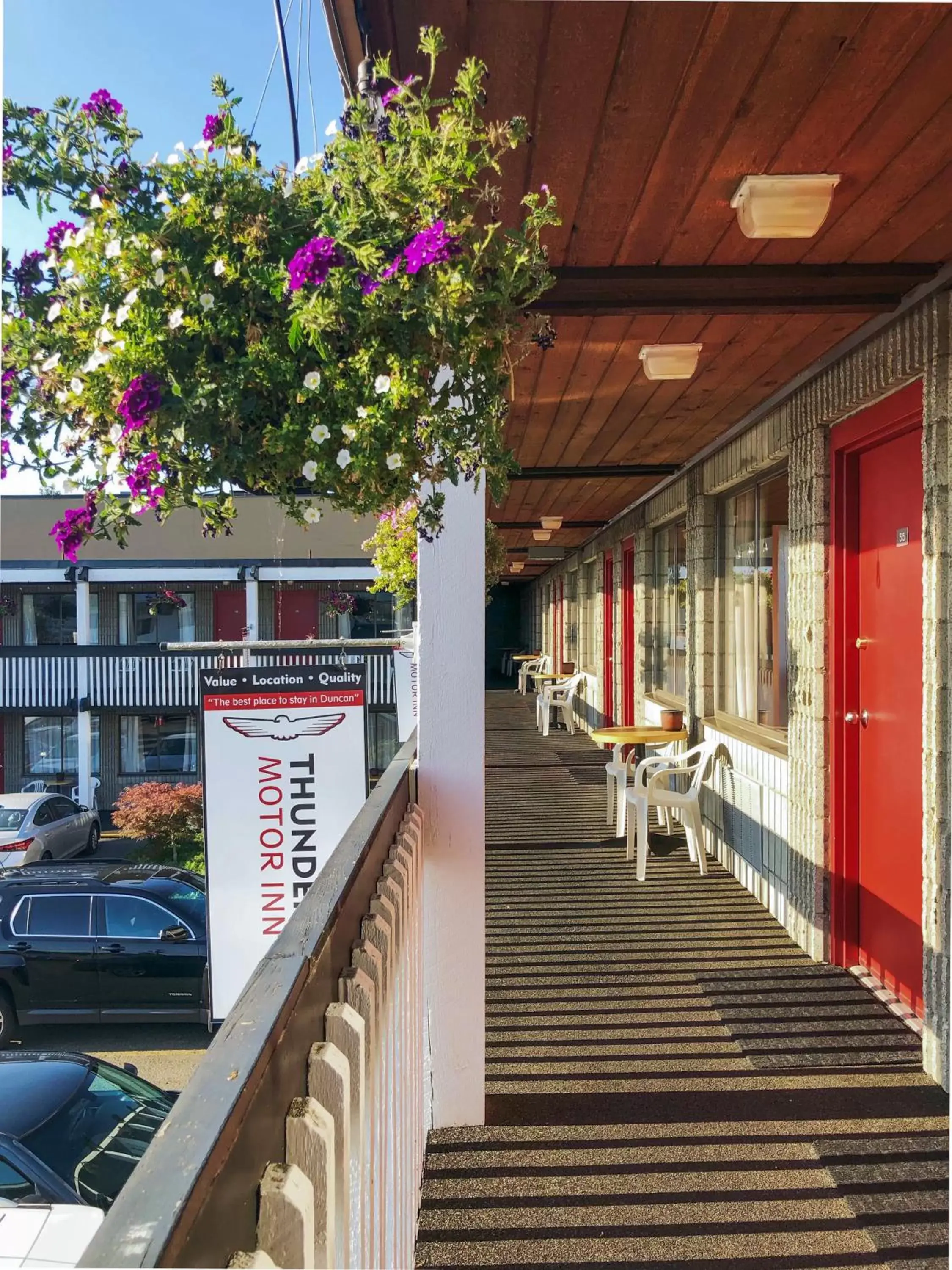 Thunderbird Motor Inn Thunderbird Motor Inn