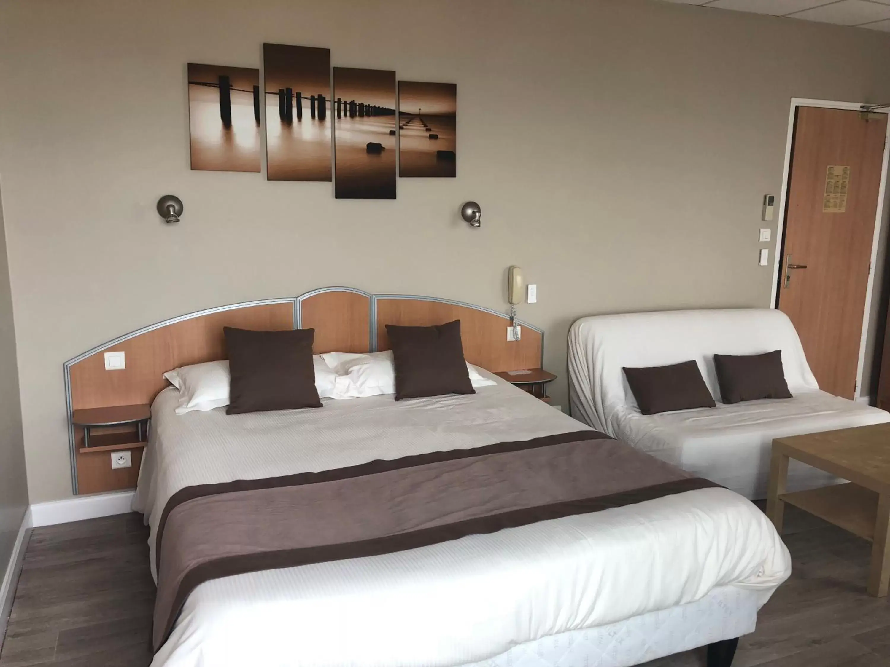 Suite Double with Private Terrace and Sea View in Logis Hotel Restaurant le Mirador Suite Double with Private Terrace and Sea View in Logis Hotel Restaurant le Mirador